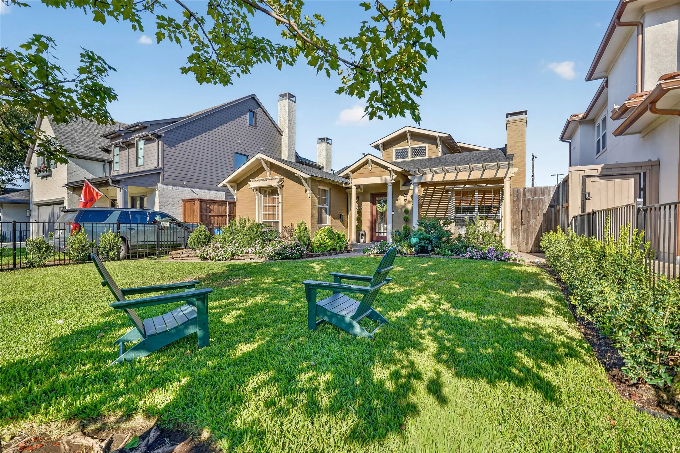 Single Family Residence For Sale in Dallas County , 4639 Elsby Avenue, Dallas, Texas 75209, 3 Bedroom, 2 Bathroom, 2 Garage spaces, 2,371 Sqft, built in 1944, mls#21400948, Real Estate Agent in Dallas, Homes For Sale in Dallas county, Homes For Sale in Dallas, Realtor in Dallas Texas, Real Estate Brokerage Independent Realty Texas, Luminita Cordes Realtor