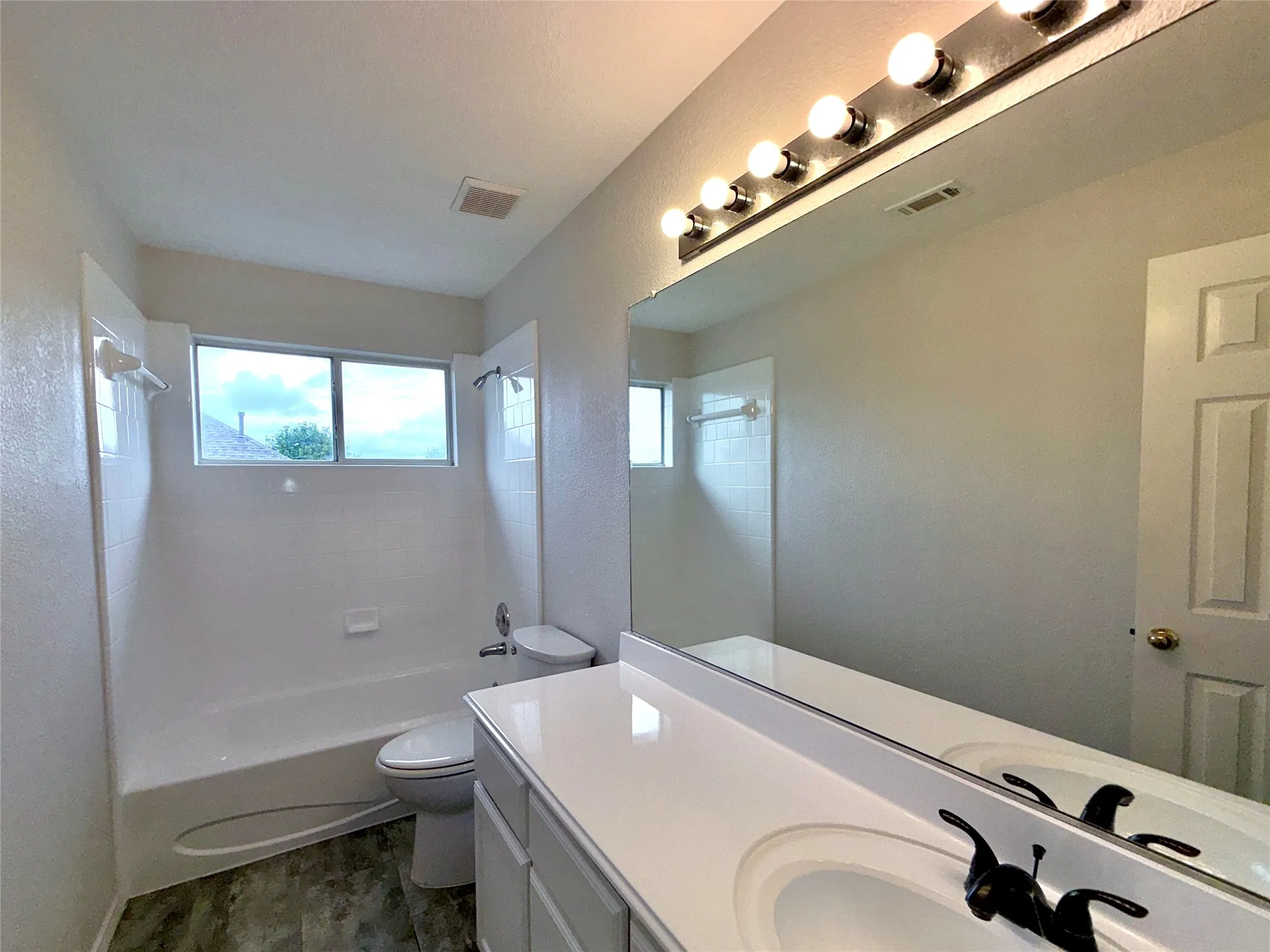 Single Family Residence For Sale in Denton County , 6416 Wexley Lane, The Colony, Texas 75056, 4 Bedroom, 4 Bathroom, 2 Garage spaces, 3,207 Sqft, built in 1999, mls#21405267, Real Estate Agent in The Colony, Homes For Sale in Denton county, Homes For Sale in The Colony, Realtor in The Colony Texas, Real Estate Brokerage Independent Realty Texas, Luminita Cordes Realtor