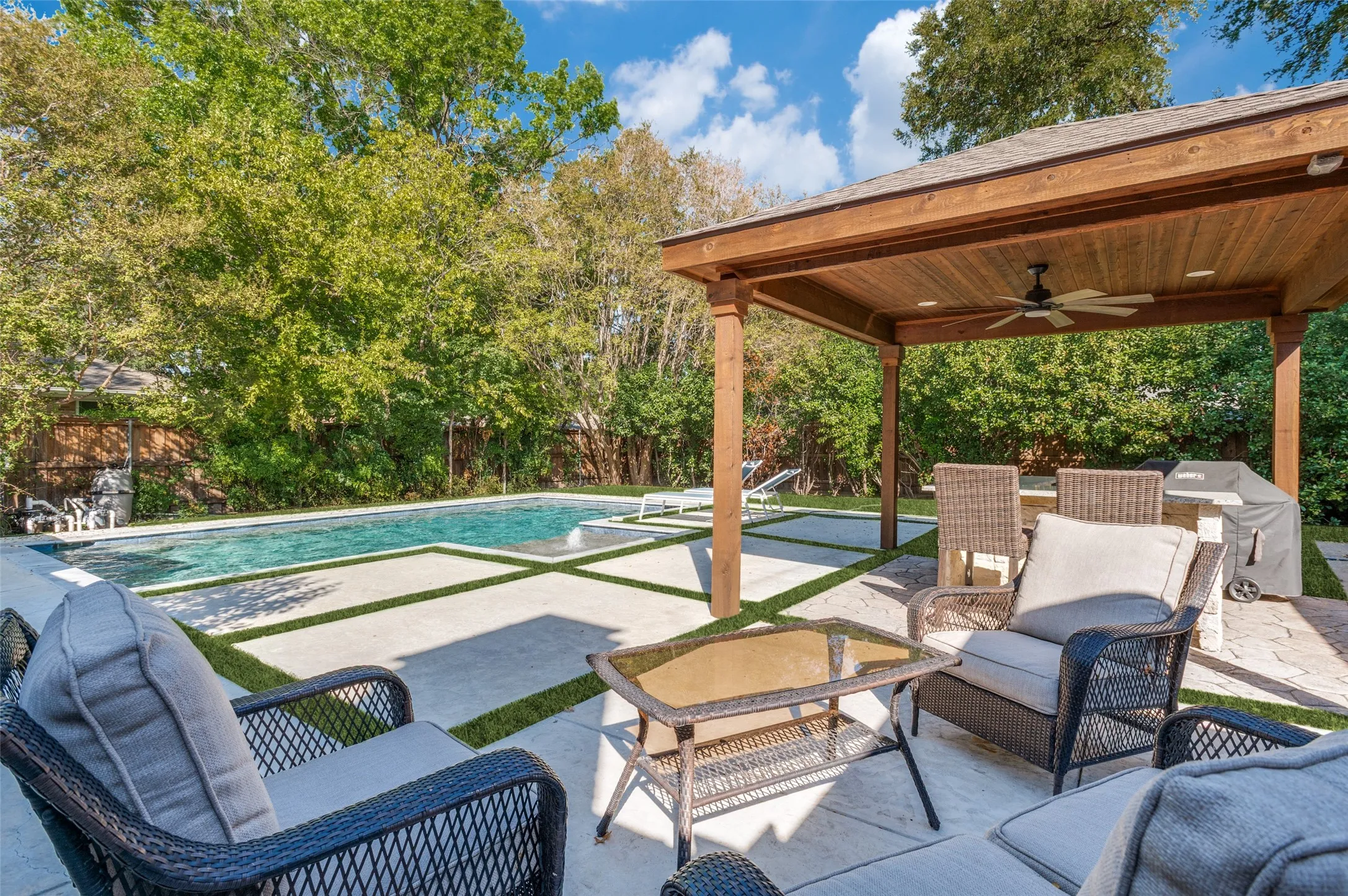 Single Family Residence For Rent in Dallas County , 10355 Carry Back Circle, Dallas, Texas 75229, 4 Bedroom, 3 Bathroom, 2 Garage spaces, 2,322 Sqft, built in 1965, mls#21407096, Real Estate Agent in Dallas, Homes For Rent in Dallas county, Homes For Rent in Dallas, Realtor in Dallas Texas, Real Estate Brokerage Independent Realty Texas, Luminita Cordes Realtor