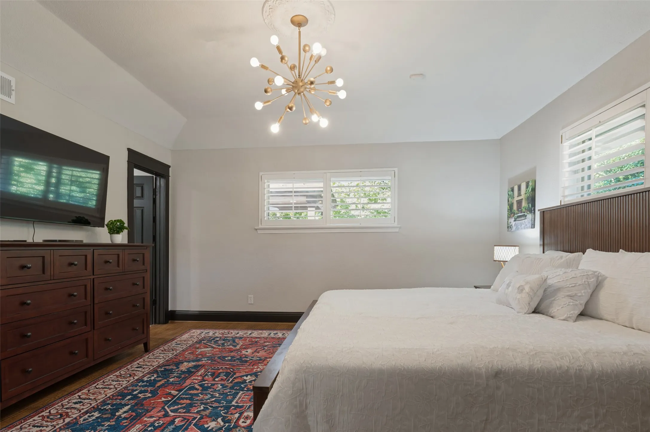 Single Family Residence For Rent in Dallas County , 10355 Carry Back Circle, Dallas, Texas 75229, 4 Bedroom, 3 Bathroom, 2 Garage spaces, 2,322 Sqft, built in 1965, mls#21407096, Real Estate Agent in Dallas, Homes For Rent in Dallas county, Homes For Rent in Dallas, Realtor in Dallas Texas, Real Estate Brokerage Independent Realty Texas, Luminita Cordes Realtor
