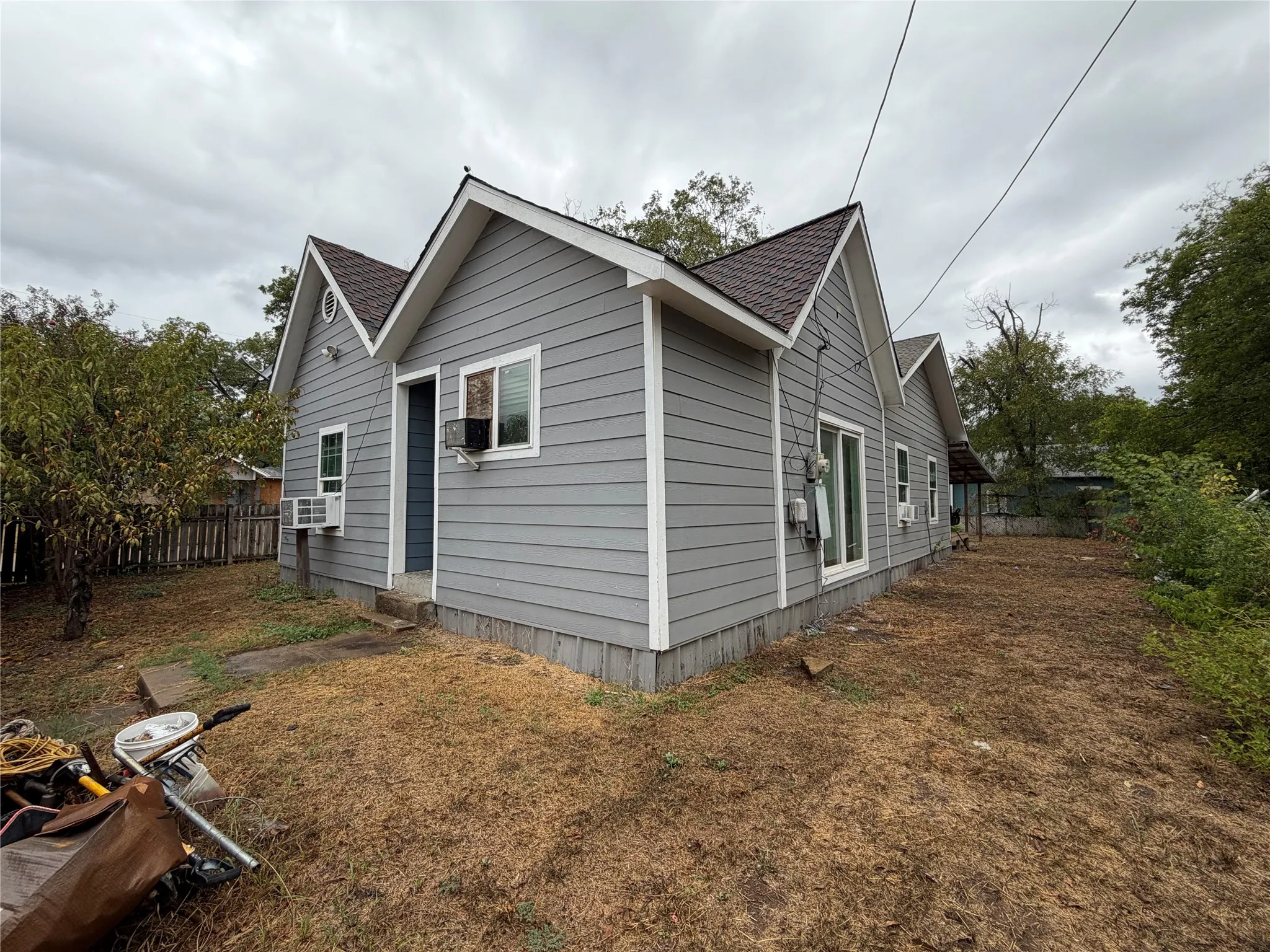 Single Family Residence For Rent in Mc Lennan County , 302 Cherry Street, Waco, Texas 76704, 3 Bedroom, 1 Bathroom, Garage spaces, 1,176 Sqft, built in 1929, mls#21405868, Real Estate Agent in Waco, Homes For Rent in Mc Lennan county, Homes For Rent in Waco, Realtor in Waco Texas, Real Estate Brokerage Independent Realty Texas, Luminita Cordes Realtor