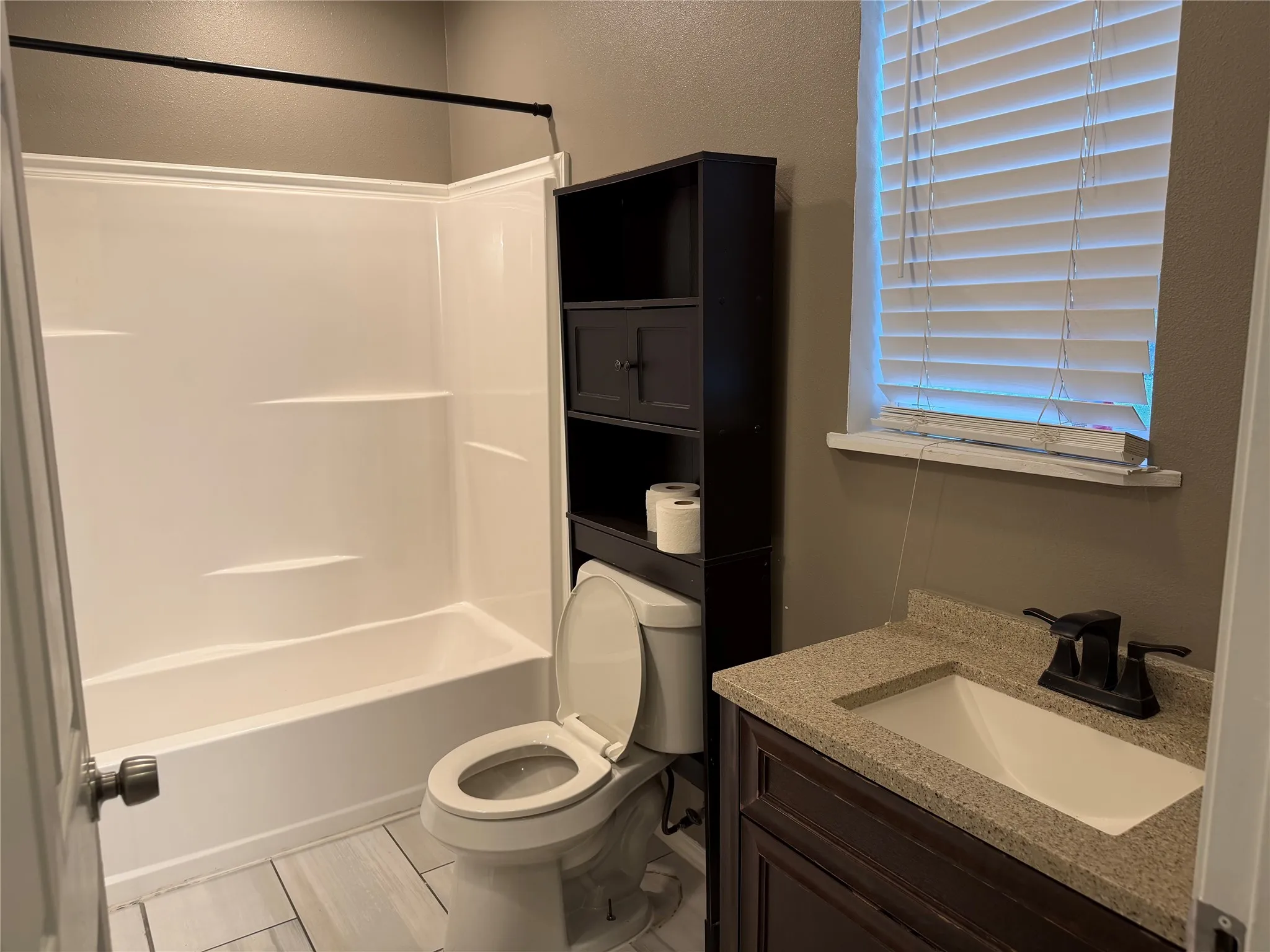 Single Family Residence For Rent in Mc Lennan County , 302 Cherry Street, Waco, Texas 76704, 3 Bedroom, 1 Bathroom, Garage spaces, 1,176 Sqft, built in 1929, mls#21405868, Real Estate Agent in Waco, Homes For Rent in Mc Lennan county, Homes For Rent in Waco, Realtor in Waco Texas, Real Estate Brokerage Independent Realty Texas, Luminita Cordes Realtor