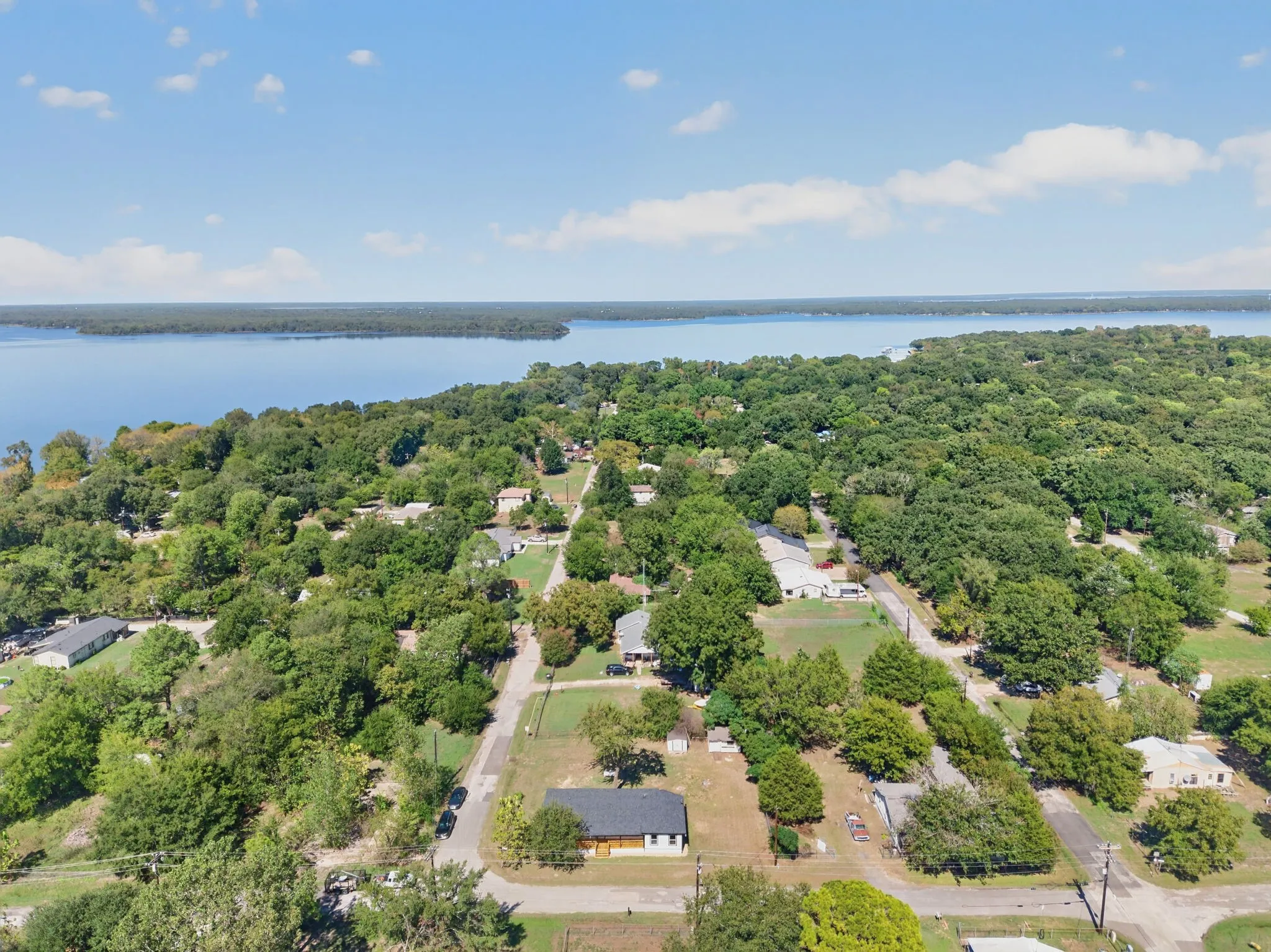 Single Family Residence For Sale in Hunt County , 3016 Payne Street, Wills Point, Texas 75169, 3 Bedroom, 2 Bathroom, Garage spaces, 1,799 Sqft, built in 1976, mls#21403708, Real Estate Agent in Wills Point, Homes For Sale in Hunt county, Homes For Sale in Wills Point, Realtor in Wills Point Texas, Real Estate Brokerage Independent Realty Texas, Luminita Cordes Realtor
