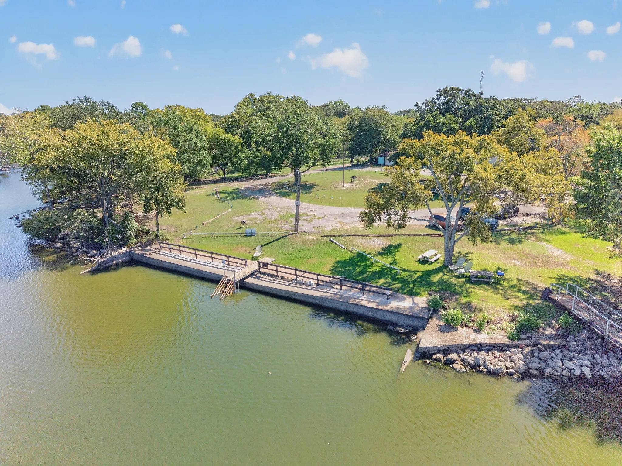 Single Family Residence For Sale in Hunt County , 3016 Payne Street, Wills Point, Texas 75169, 3 Bedroom, 2 Bathroom, Garage spaces, 1,799 Sqft, built in 1976, mls#21403708, Real Estate Agent in Wills Point, Homes For Sale in Hunt county, Homes For Sale in Wills Point, Realtor in Wills Point Texas, Real Estate Brokerage Independent Realty Texas, Luminita Cordes Realtor