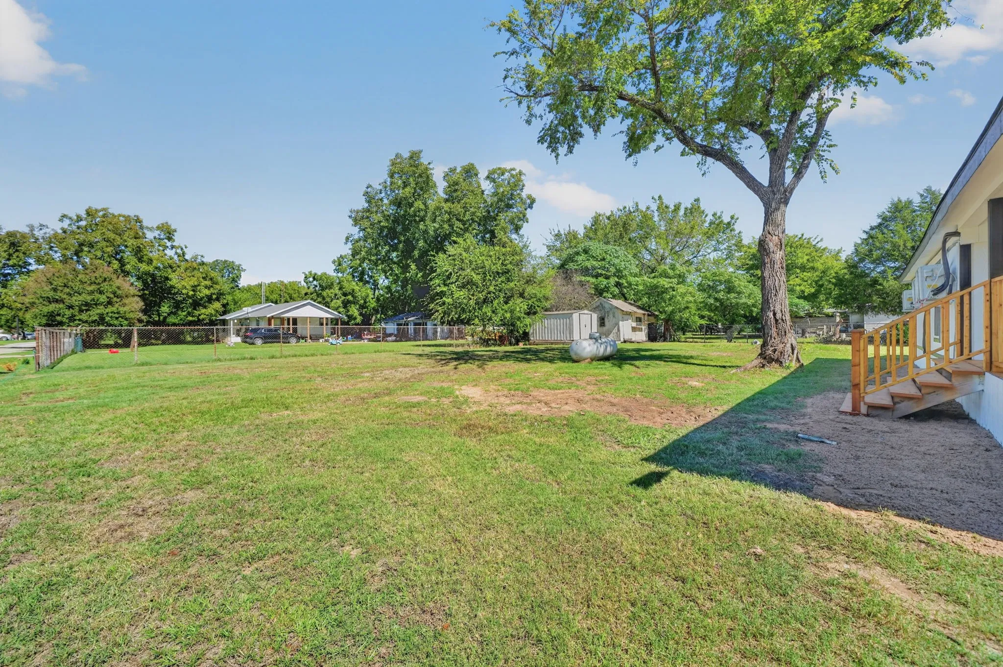 Single Family Residence For Sale in Hunt County , 3016 Payne Street, Wills Point, Texas 75169, 3 Bedroom, 2 Bathroom, Garage spaces, 1,799 Sqft, built in 1976, mls#21403708, Real Estate Agent in Wills Point, Homes For Sale in Hunt county, Homes For Sale in Wills Point, Realtor in Wills Point Texas, Real Estate Brokerage Independent Realty Texas, Luminita Cordes Realtor