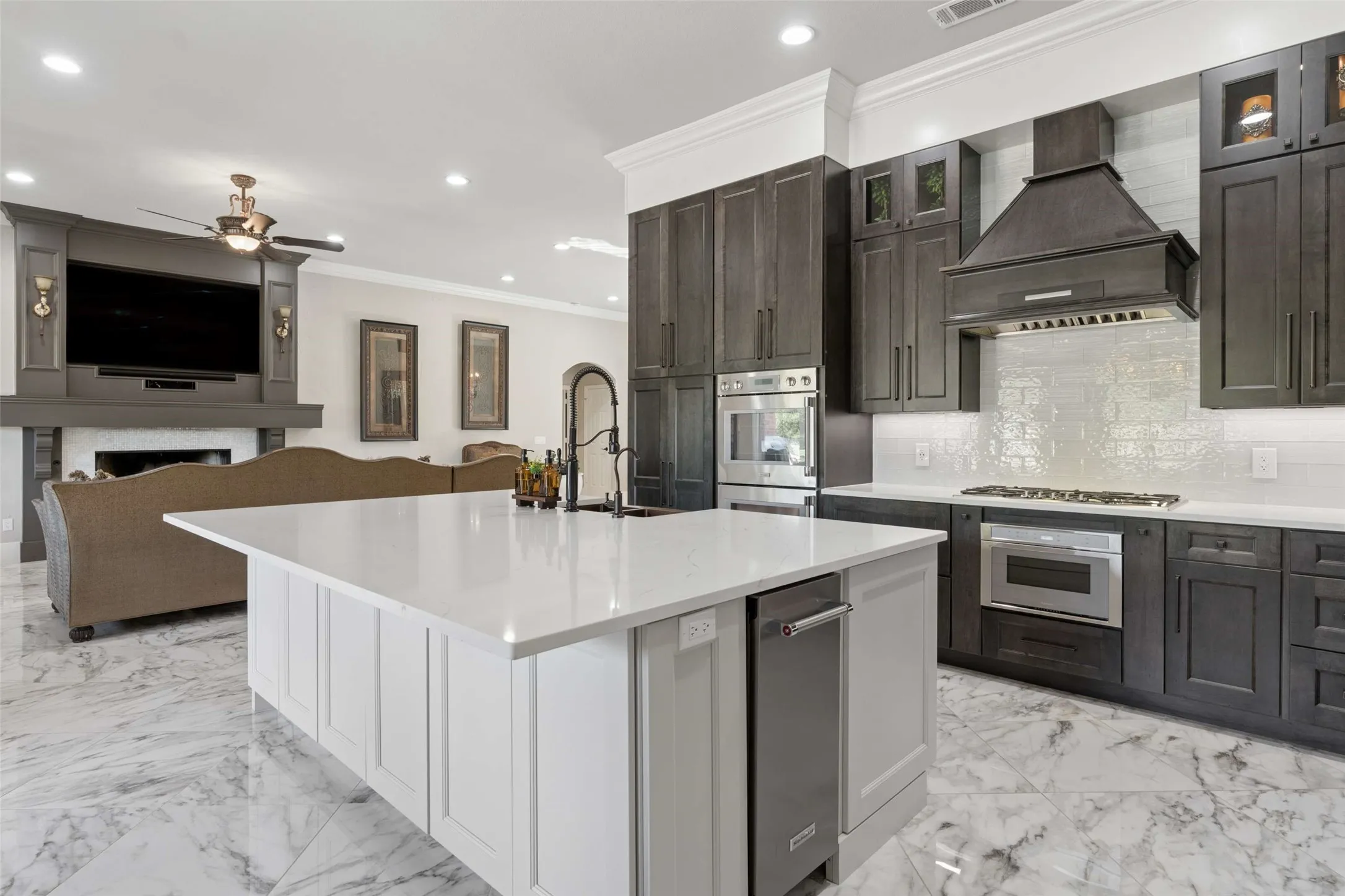 Single Family Residence For Sale in Collin County , 4613 Lake Breeze Drive, Mc Kinney, Texas 75071, 4 Bedroom, 5 Bathroom, 3 Garage spaces, 3,182 Sqft, built in 2007, mls#21405984, Real Estate Agent in Mc Kinney, Homes For Sale in Collin county, Homes For Sale in Mc Kinney, Realtor in Mc Kinney Texas, Real Estate Brokerage Independent Realty Texas, Luminita Cordes Realtor
