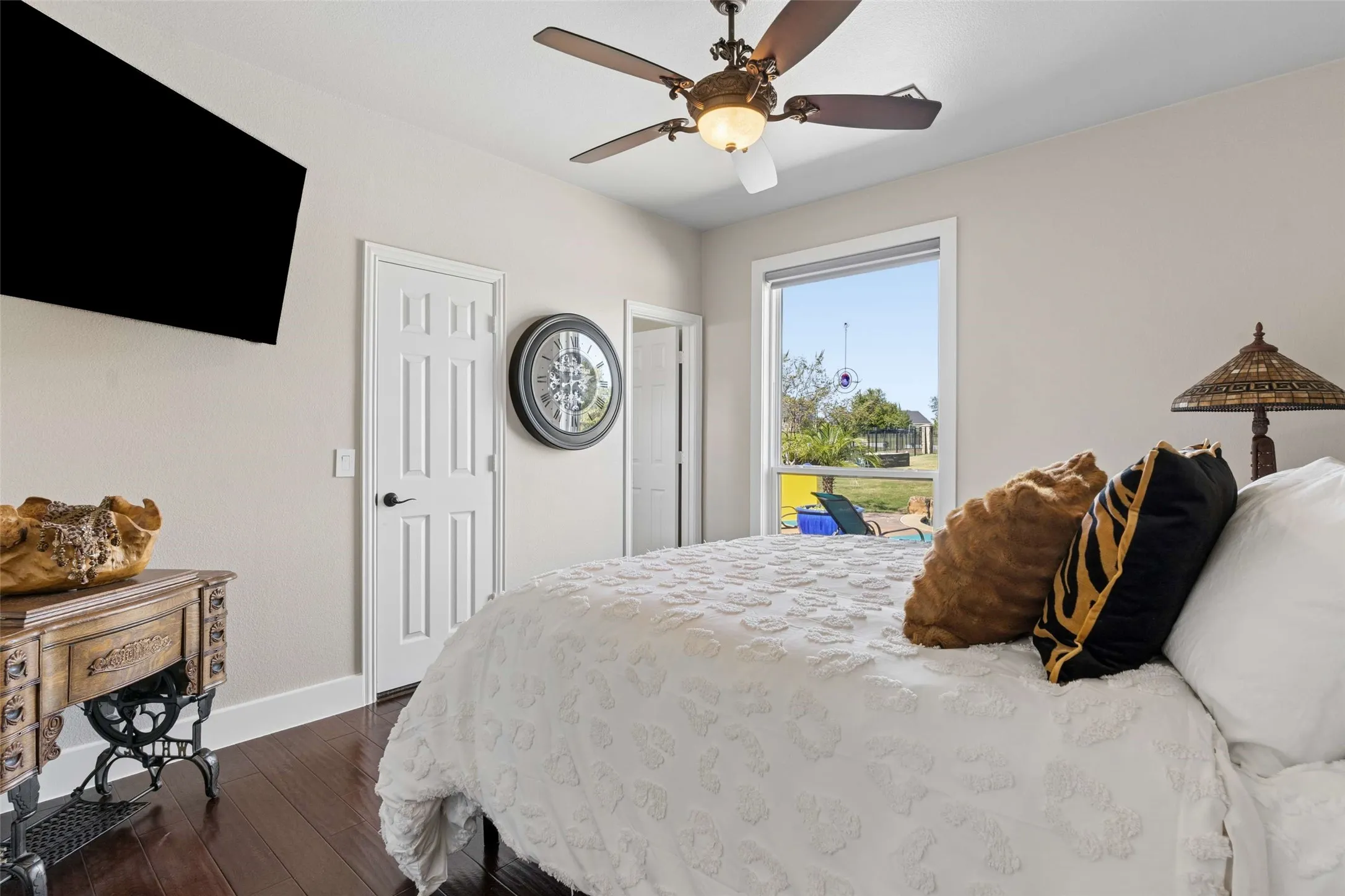 Single Family Residence For Sale in Collin County , 4613 Lake Breeze Drive, Mc Kinney, Texas 75071, 4 Bedroom, 5 Bathroom, 3 Garage spaces, 3,182 Sqft, built in 2007, mls#21405984, Real Estate Agent in Mc Kinney, Homes For Sale in Collin county, Homes For Sale in Mc Kinney, Realtor in Mc Kinney Texas, Real Estate Brokerage Independent Realty Texas, Luminita Cordes Realtor