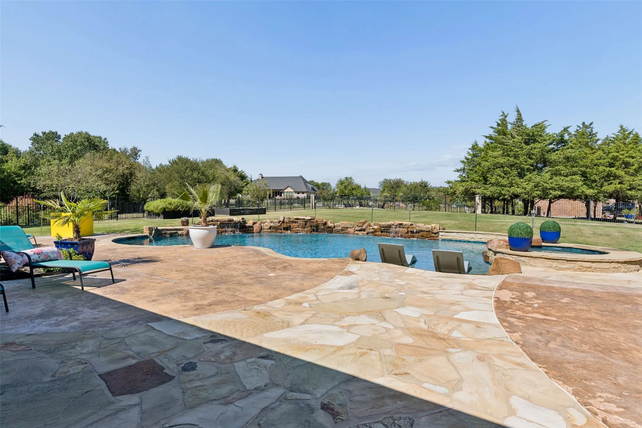 Single Family Residence For Sale in Collin County , 4613 Lake Breeze Drive, Mc Kinney, Texas 75071, 4 Bedroom, 5 Bathroom, 3 Garage spaces, 3,182 Sqft, built in 2007, mls#21405984, Real Estate Agent in Mc Kinney, Homes For Sale in Collin county, Homes For Sale in Mc Kinney, Realtor in Mc Kinney Texas, Real Estate Brokerage Independent Realty Texas, Luminita Cordes Realtor