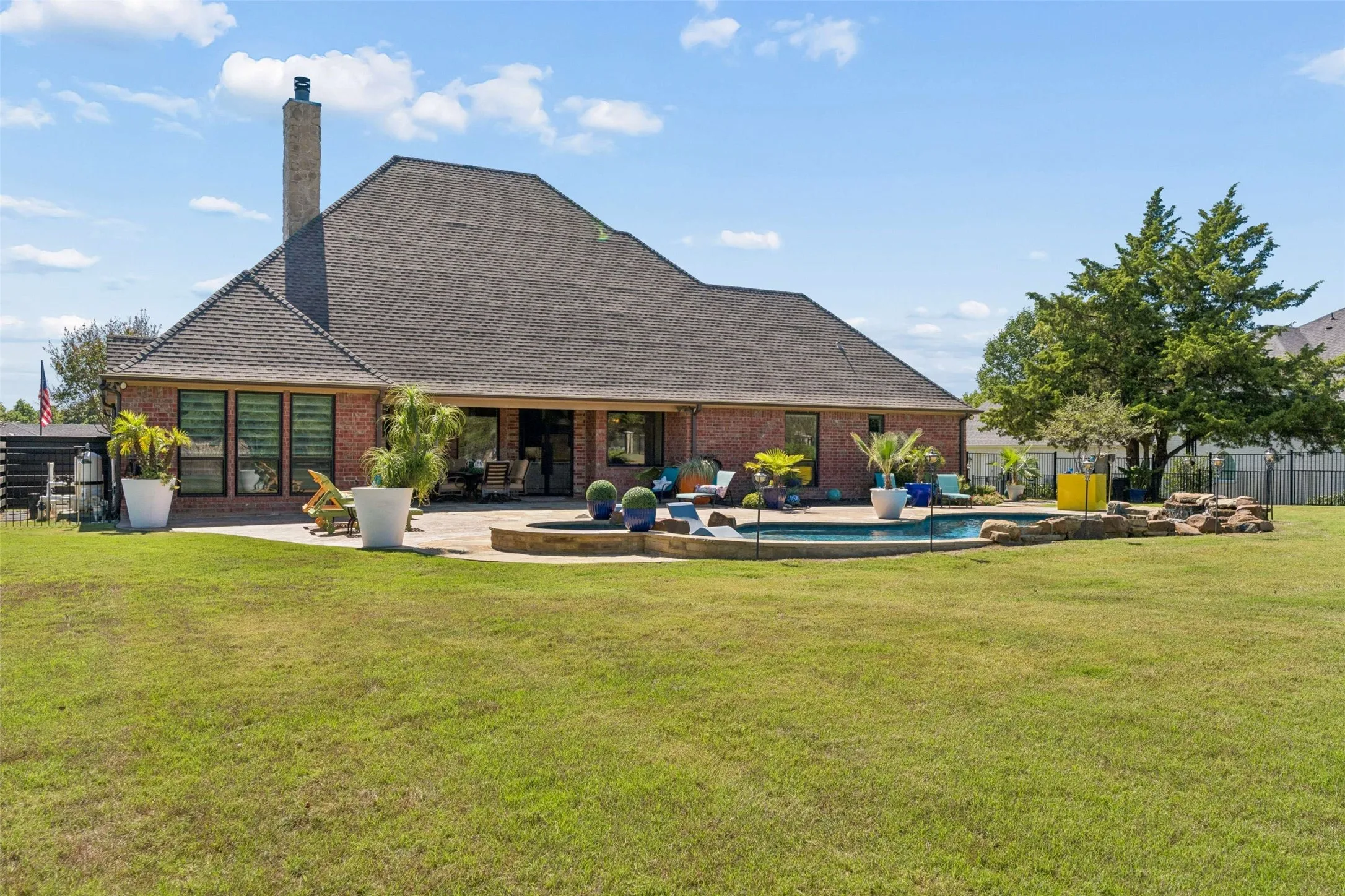 Single Family Residence For Sale in Collin County , 4613 Lake Breeze Drive, Mc Kinney, Texas 75071, 4 Bedroom, 5 Bathroom, 3 Garage spaces, 3,182 Sqft, built in 2007, mls#21405984, Real Estate Agent in Mc Kinney, Homes For Sale in Collin county, Homes For Sale in Mc Kinney, Realtor in Mc Kinney Texas, Real Estate Brokerage Independent Realty Texas, Luminita Cordes Realtor