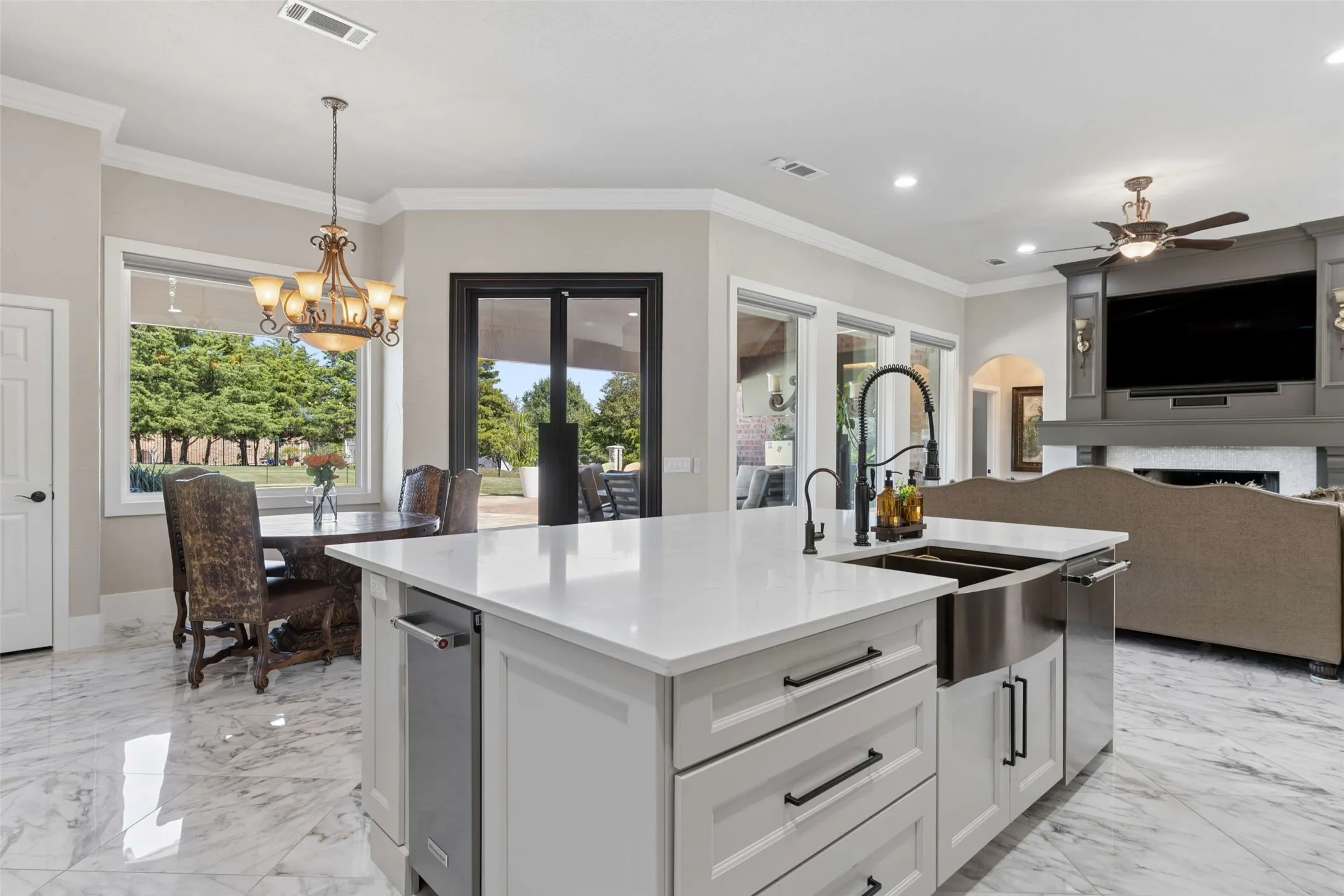 Single Family Residence For Sale in Collin County , 4613 Lake Breeze Drive, Mc Kinney, Texas 75071, 4 Bedroom, 5 Bathroom, 3 Garage spaces, 3,182 Sqft, built in 2007, mls#21405984, Real Estate Agent in Mc Kinney, Homes For Sale in Collin county, Homes For Sale in Mc Kinney, Realtor in Mc Kinney Texas, Real Estate Brokerage Independent Realty Texas, Luminita Cordes Realtor