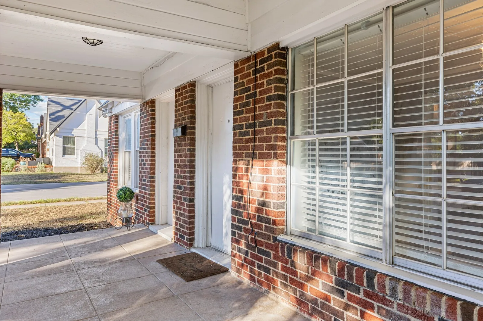Single Family Residence For Sale in Mc Lennan County , 3327 Morrow Avenue, Waco, Texas 76707, 2 Bedroom, 1 Bathroom, Garage spaces, 1,092 Sqft, built in 1925, mls#21404454, Real Estate Agent in Waco, Homes For Sale in Mc Lennan county, Homes For Sale in Waco, Realtor in Waco Texas, Real Estate Brokerage Independent Realty Texas, Luminita Cordes Realtor