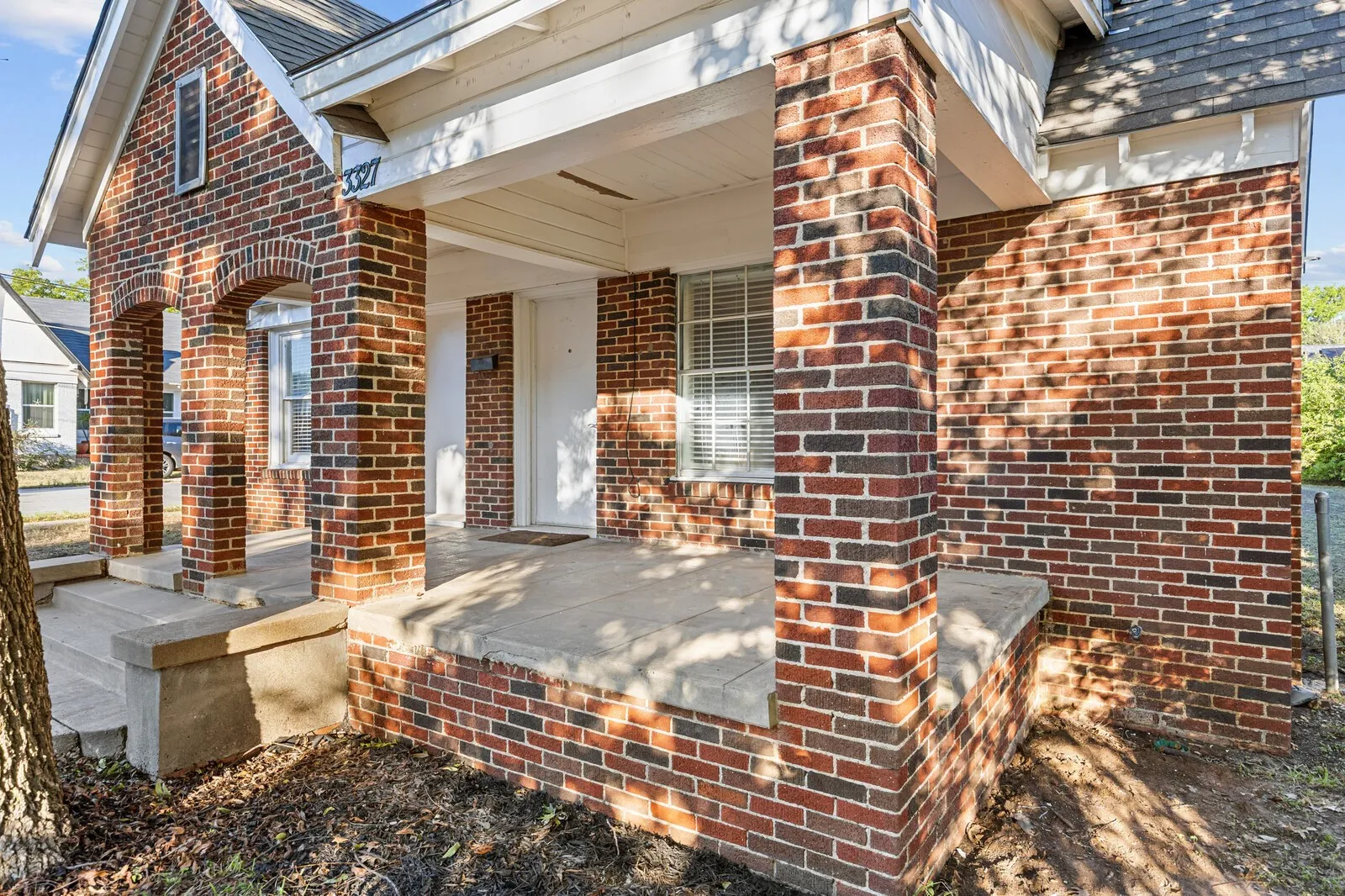 Single Family Residence For Sale in Mc Lennan County , 3327 Morrow Avenue, Waco, Texas 76707, 2 Bedroom, 1 Bathroom, Garage spaces, 1,092 Sqft, built in 1925, mls#21404454, Real Estate Agent in Waco, Homes For Sale in Mc Lennan county, Homes For Sale in Waco, Realtor in Waco Texas, Real Estate Brokerage Independent Realty Texas, Luminita Cordes Realtor
