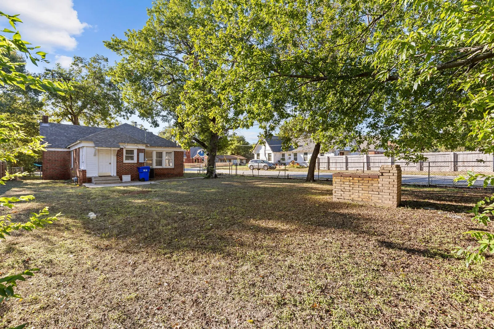 Single Family Residence For Sale in Mc Lennan County , 3327 Morrow Avenue, Waco, Texas 76707, 2 Bedroom, 1 Bathroom, Garage spaces, 1,092 Sqft, built in 1925, mls#21404454, Real Estate Agent in Waco, Homes For Sale in Mc Lennan county, Homes For Sale in Waco, Realtor in Waco Texas, Real Estate Brokerage Independent Realty Texas, Luminita Cordes Realtor