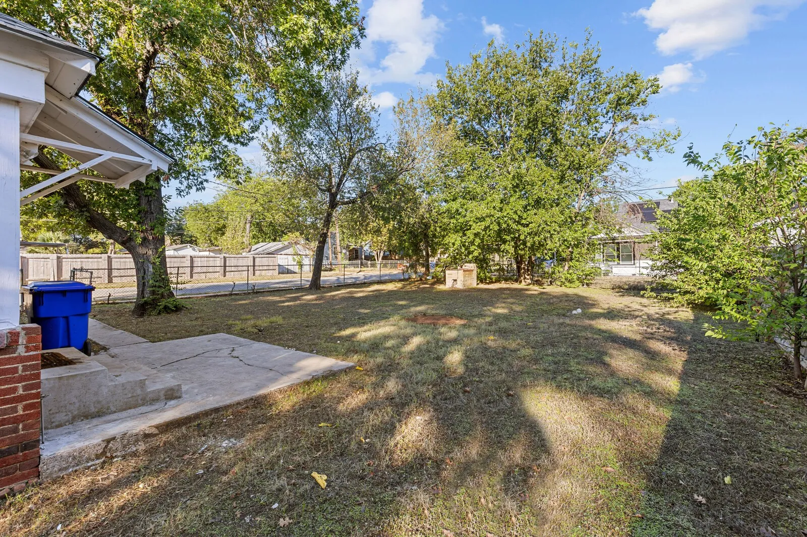 Single Family Residence For Sale in Mc Lennan County , 3327 Morrow Avenue, Waco, Texas 76707, 2 Bedroom, 1 Bathroom, Garage spaces, 1,092 Sqft, built in 1925, mls#21404454, Real Estate Agent in Waco, Homes For Sale in Mc Lennan county, Homes For Sale in Waco, Realtor in Waco Texas, Real Estate Brokerage Independent Realty Texas, Luminita Cordes Realtor