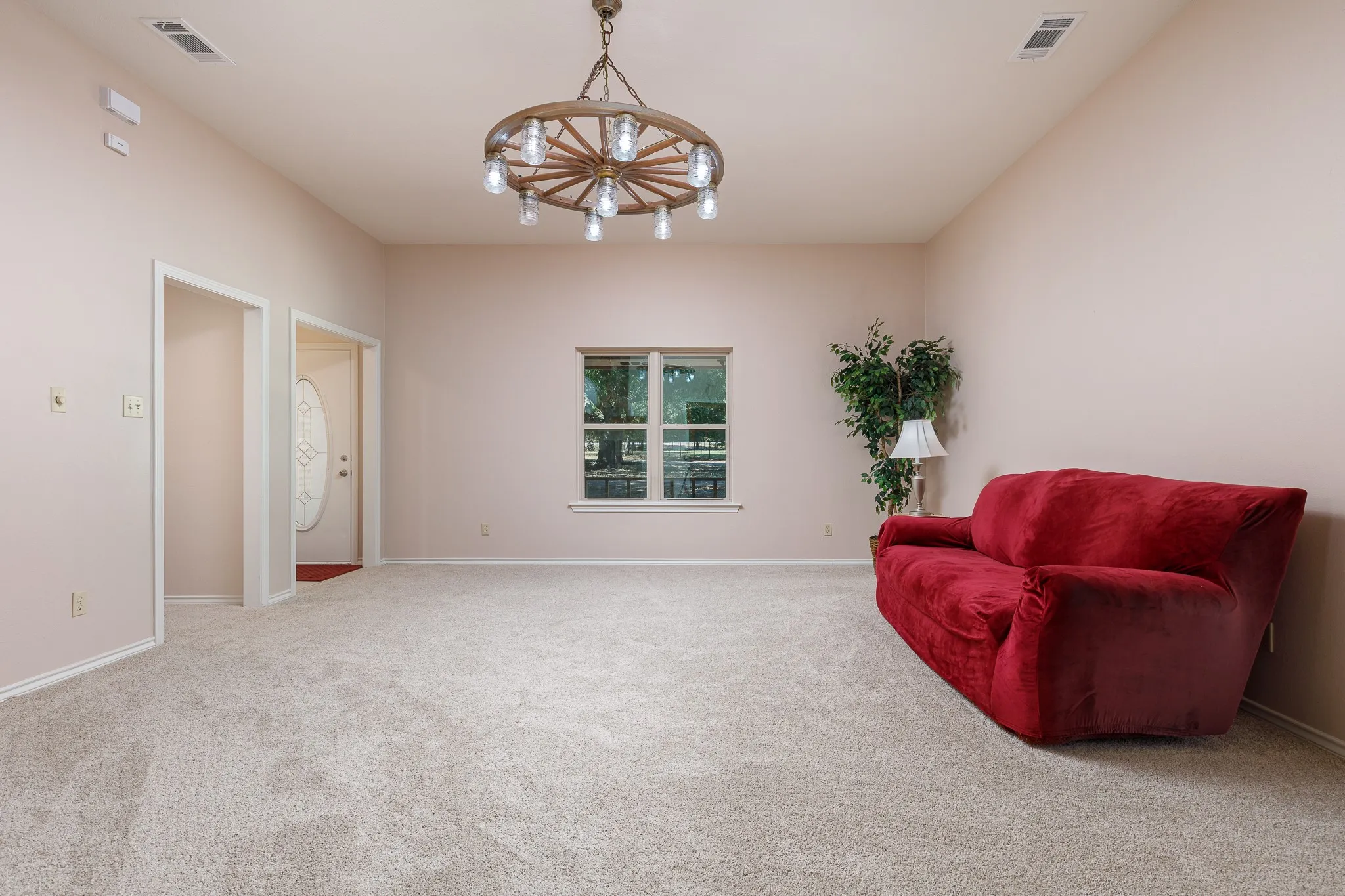 Single Family Residence For Sale in Fannin County , 6607 S State Highway 78 Highway, Bonham, Texas 75418, 3 Bedroom, 3 Bathroom, Garage spaces, 2,290 Sqft, built in 1999, mls#21399717, Real Estate Agent in Bonham, Homes For Sale in Fannin county, Homes For Sale in Bonham, Realtor in Bonham Texas, Real Estate Brokerage Independent Realty Texas, Luminita Cordes Realtor