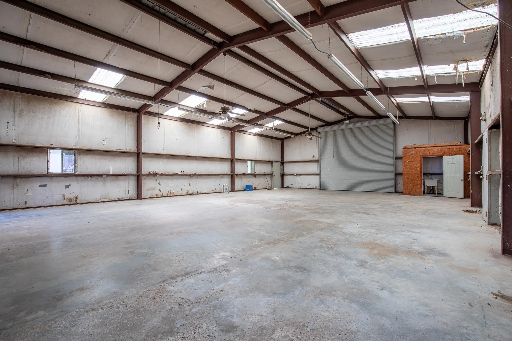 Single Family Residence For Sale in Fannin County , 6607 S State Highway 78 Highway, Bonham, Texas 75418, 3 Bedroom, 3 Bathroom, Garage spaces, 2,290 Sqft, built in 1999, mls#21399717, Real Estate Agent in Bonham, Homes For Sale in Fannin county, Homes For Sale in Bonham, Realtor in Bonham Texas, Real Estate Brokerage Independent Realty Texas, Luminita Cordes Realtor