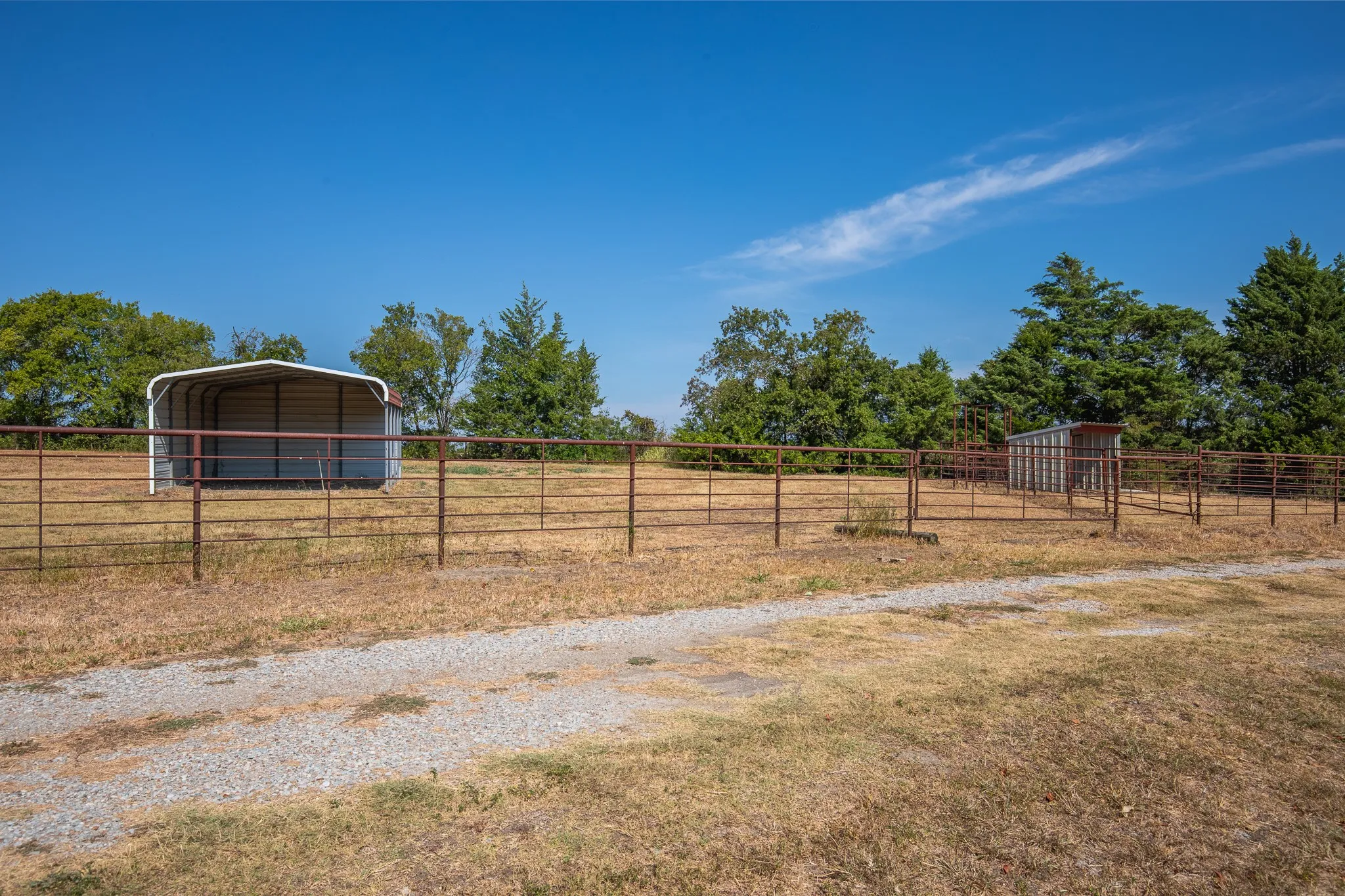 Single Family Residence For Sale in Fannin County , 6607 S State Highway 78 Highway, Bonham, Texas 75418, 3 Bedroom, 3 Bathroom, Garage spaces, 2,290 Sqft, built in 1999, mls#21399717, Real Estate Agent in Bonham, Homes For Sale in Fannin county, Homes For Sale in Bonham, Realtor in Bonham Texas, Real Estate Brokerage Independent Realty Texas, Luminita Cordes Realtor
