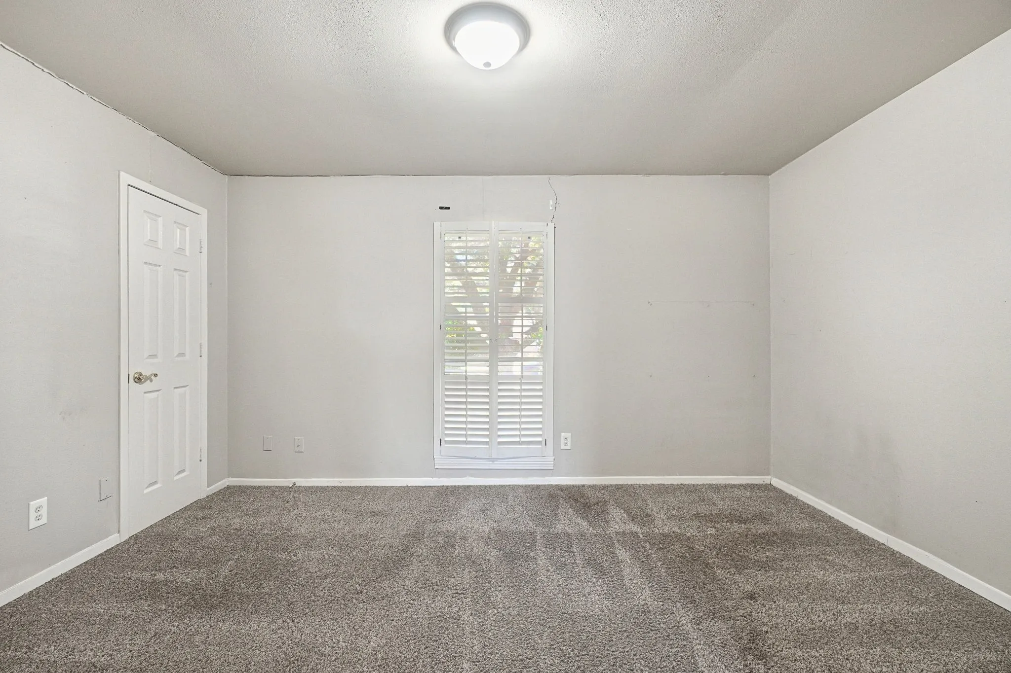 Single Family Residence For Sale in Dallas County , 5321 Saddleback Road, Garland, Texas 75043, 3 Bedroom, 2 Bathroom, 1 Garage spaces, 1,231 Sqft, built in 1972, mls#21406617, Real Estate Agent in Garland, Homes For Sale in Dallas county, Homes For Sale in Garland, Realtor in Garland Texas, Real Estate Brokerage Independent Realty Texas, Luminita Cordes Realtor