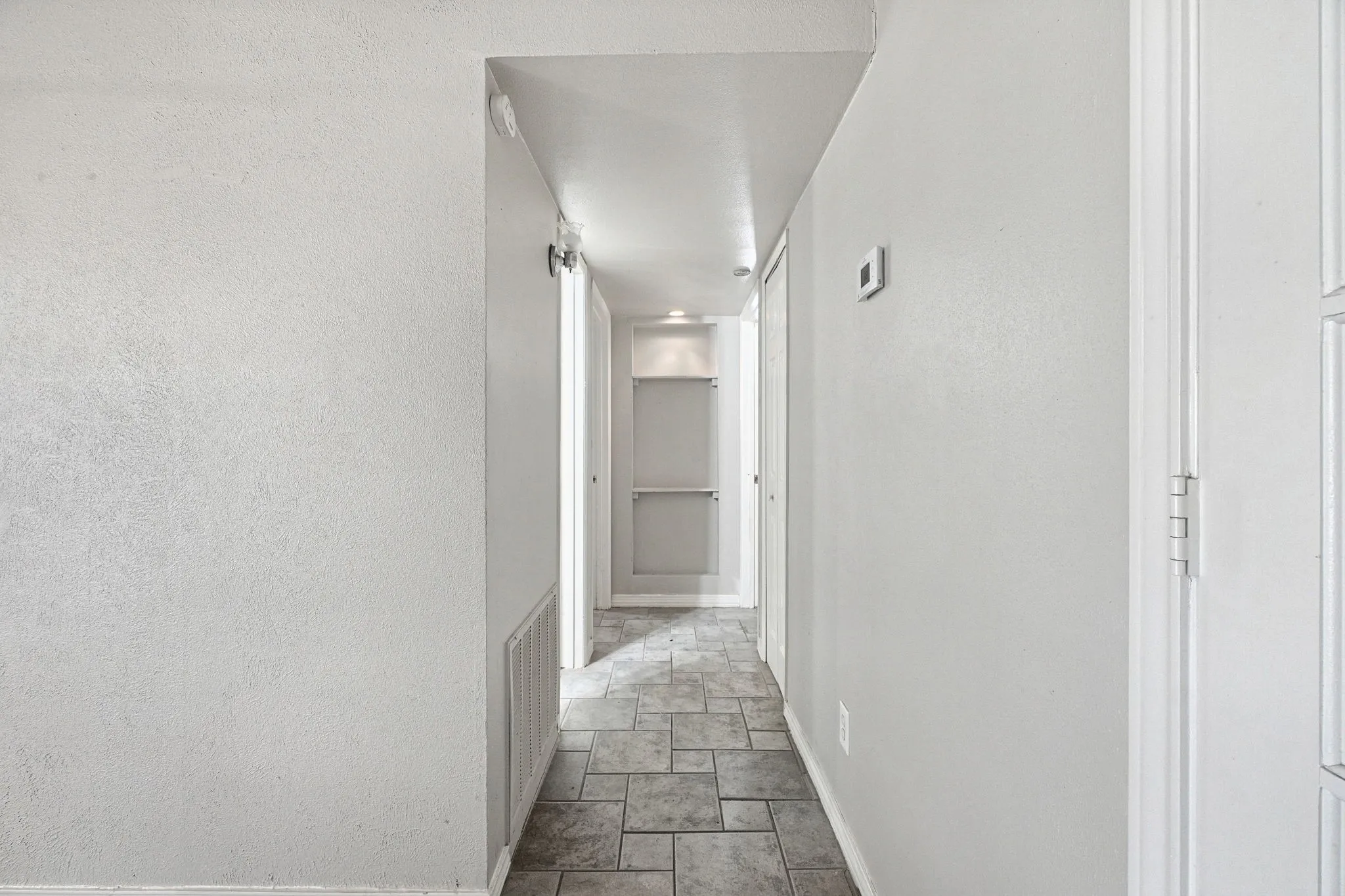 Single Family Residence For Sale in Dallas County , 5321 Saddleback Road, Garland, Texas 75043, 3 Bedroom, 2 Bathroom, 1 Garage spaces, 1,231 Sqft, built in 1972, mls#21406617, Real Estate Agent in Garland, Homes For Sale in Dallas county, Homes For Sale in Garland, Realtor in Garland Texas, Real Estate Brokerage Independent Realty Texas, Luminita Cordes Realtor