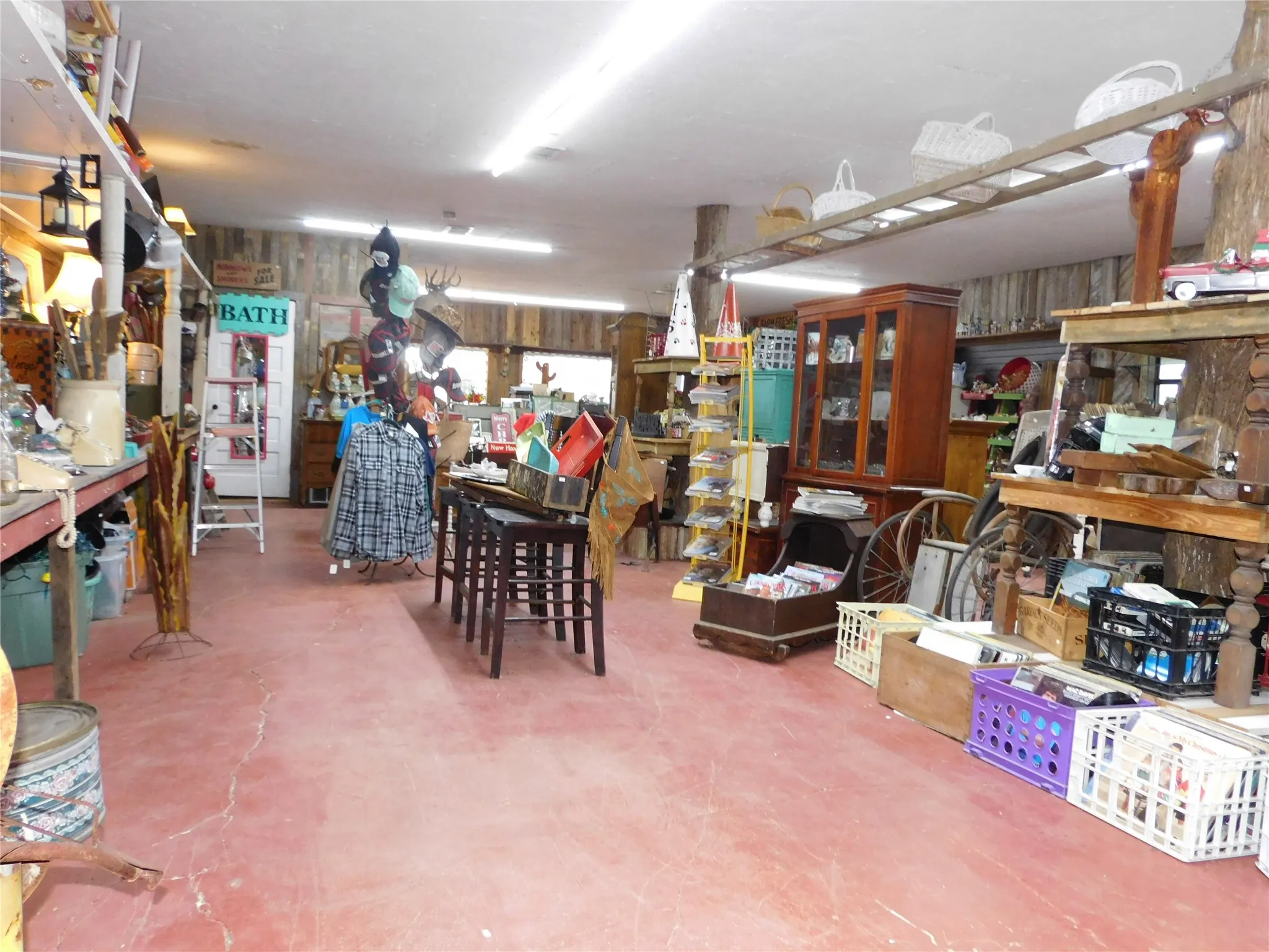 Business For Sale in Limestone County , 1339 E Milam Street, Mexia, Texas 76667, 0, 0, Garage spaces, 1,800 Sqft, built in 1934, mls#21407488, Real Estate Agent in Mexia, Homes For Sale in Limestone county, Homes For Sale in Mexia, Realtor in Mexia Texas, Real Estate Brokerage Independent Realty Texas, Luminita Cordes Realtor