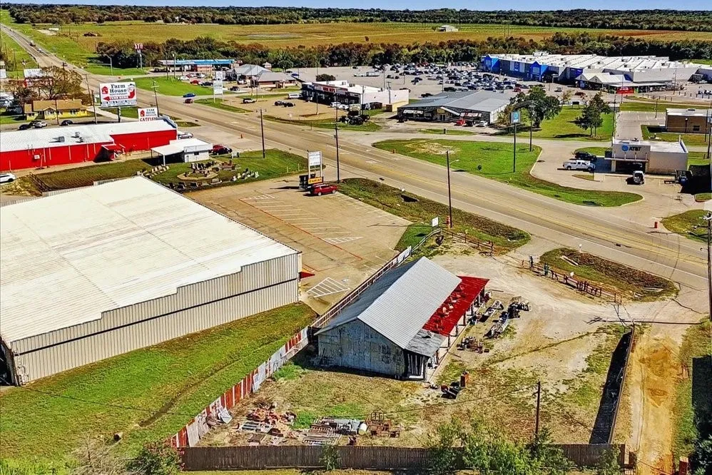Business For Sale in Limestone County , 1339 E Milam Street, Mexia, Texas 76667, 0, 0, Garage spaces, 1,800 Sqft, built in 1934, mls#21407488, Real Estate Agent in Mexia, Homes For Sale in Limestone county, Homes For Sale in Mexia, Realtor in Mexia Texas, Real Estate Brokerage Independent Realty Texas, Luminita Cordes Realtor