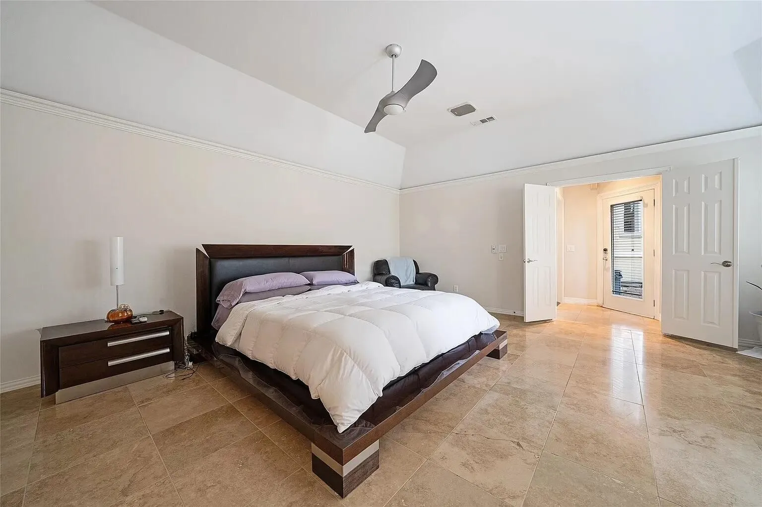 Single Family Residence For Sale in Collin County , 18403 Gibbons Drive, Dallas, Texas 75287, 5 Bedroom, 4 Bathroom, 2 Garage spaces, 3,828 Sqft, built in 1996, mls#21407529, Real Estate Agent in Dallas, Homes For Sale in Collin county, Homes For Sale in Dallas, Realtor in Dallas Texas, Real Estate Brokerage Independent Realty Texas, Luminita Cordes Realtor