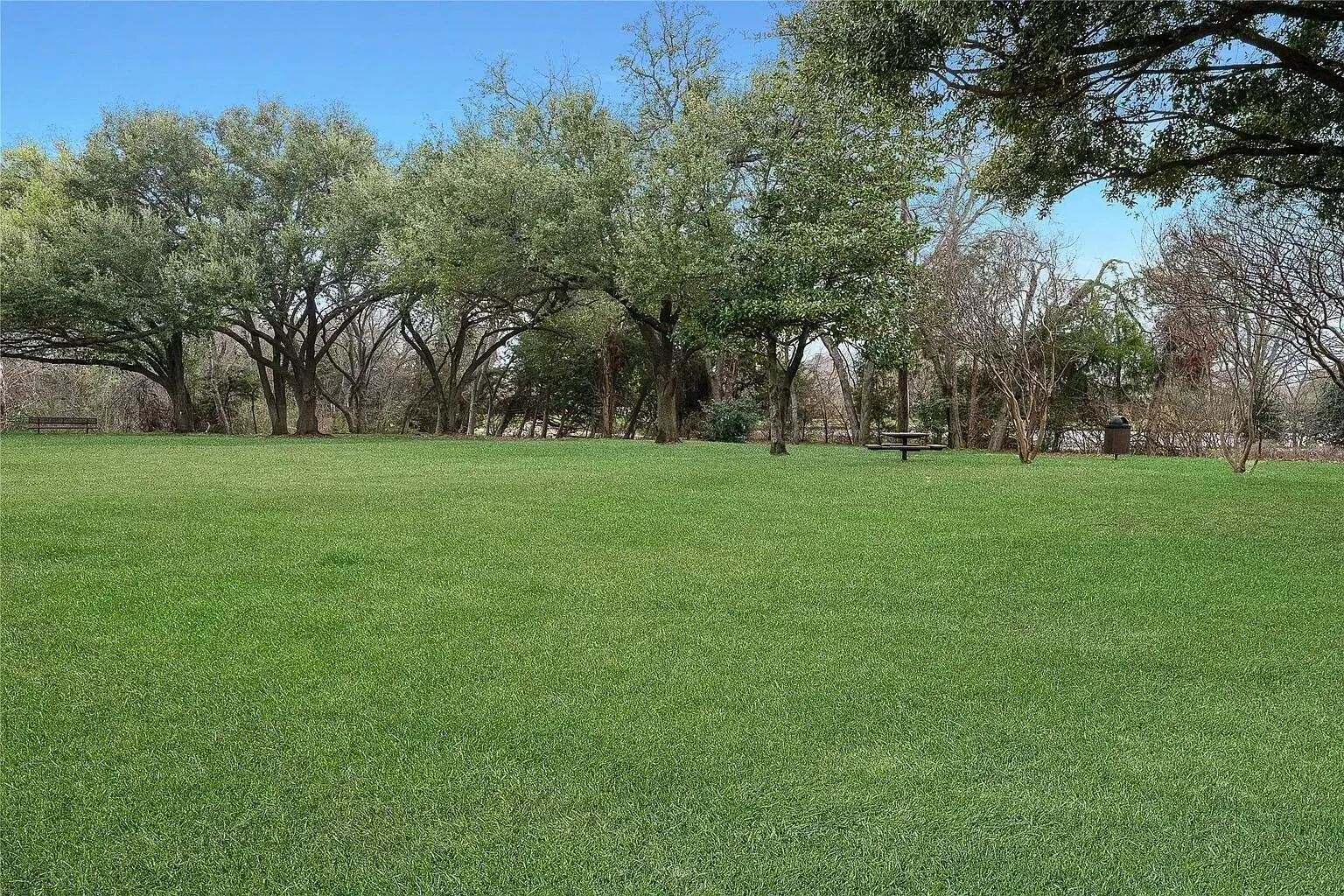 Single Family Residence For Sale in Collin County , 18403 Gibbons Drive, Dallas, Texas 75287, 5 Bedroom, 4 Bathroom, 2 Garage spaces, 3,828 Sqft, built in 1996, mls#21407529, Real Estate Agent in Dallas, Homes For Sale in Collin county, Homes For Sale in Dallas, Realtor in Dallas Texas, Real Estate Brokerage Independent Realty Texas, Luminita Cordes Realtor