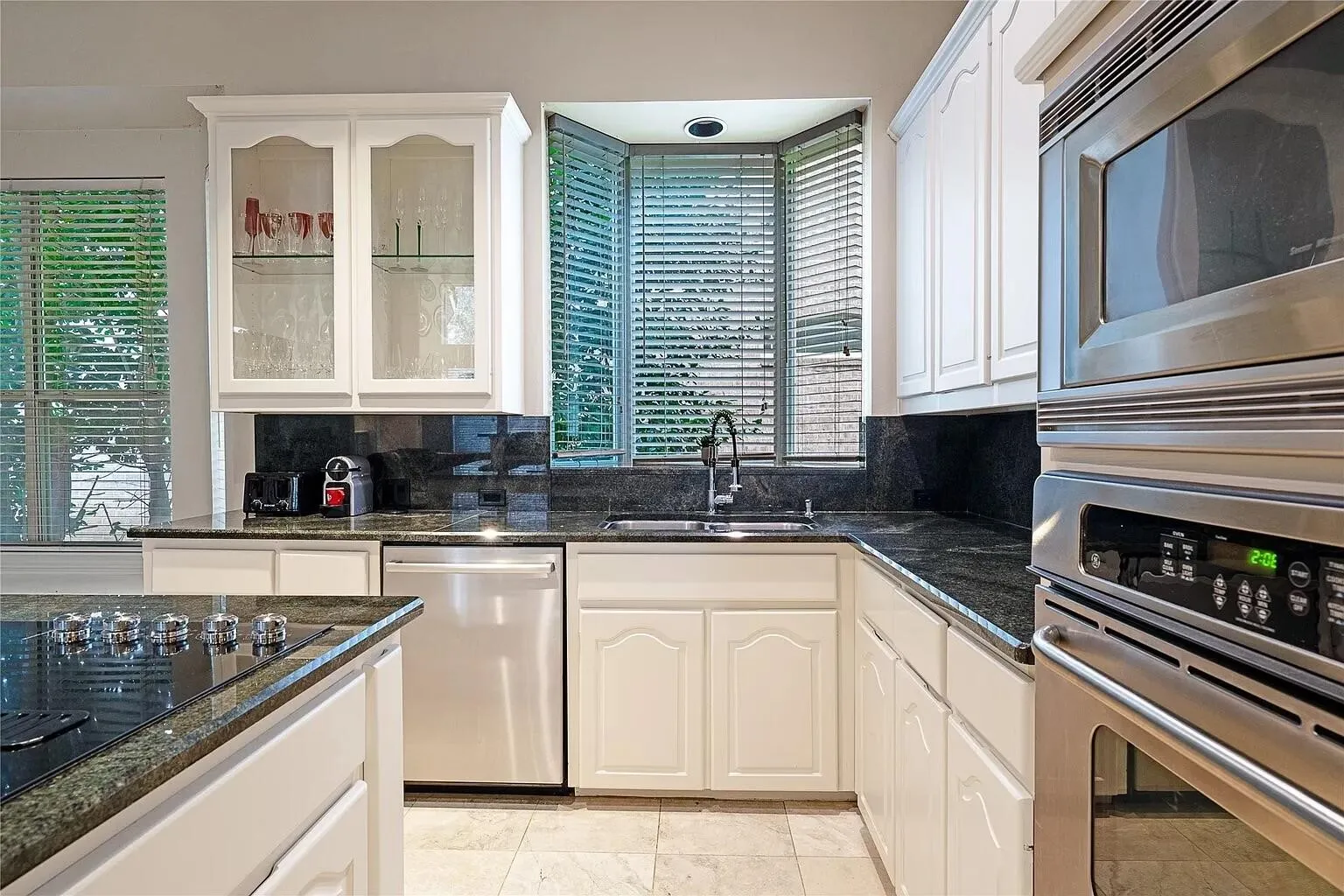 Single Family Residence For Sale in Collin County , 18403 Gibbons Drive, Dallas, Texas 75287, 5 Bedroom, 4 Bathroom, 2 Garage spaces, 3,828 Sqft, built in 1996, mls#21407529, Real Estate Agent in Dallas, Homes For Sale in Collin county, Homes For Sale in Dallas, Realtor in Dallas Texas, Real Estate Brokerage Independent Realty Texas, Luminita Cordes Realtor