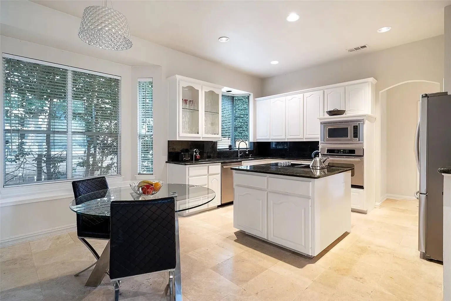 Single Family Residence For Sale in Collin County , 18403 Gibbons Drive, Dallas, Texas 75287, 5 Bedroom, 4 Bathroom, 2 Garage spaces, 3,828 Sqft, built in 1996, mls#21407529, Real Estate Agent in Dallas, Homes For Sale in Collin county, Homes For Sale in Dallas, Realtor in Dallas Texas, Real Estate Brokerage Independent Realty Texas, Luminita Cordes Realtor
