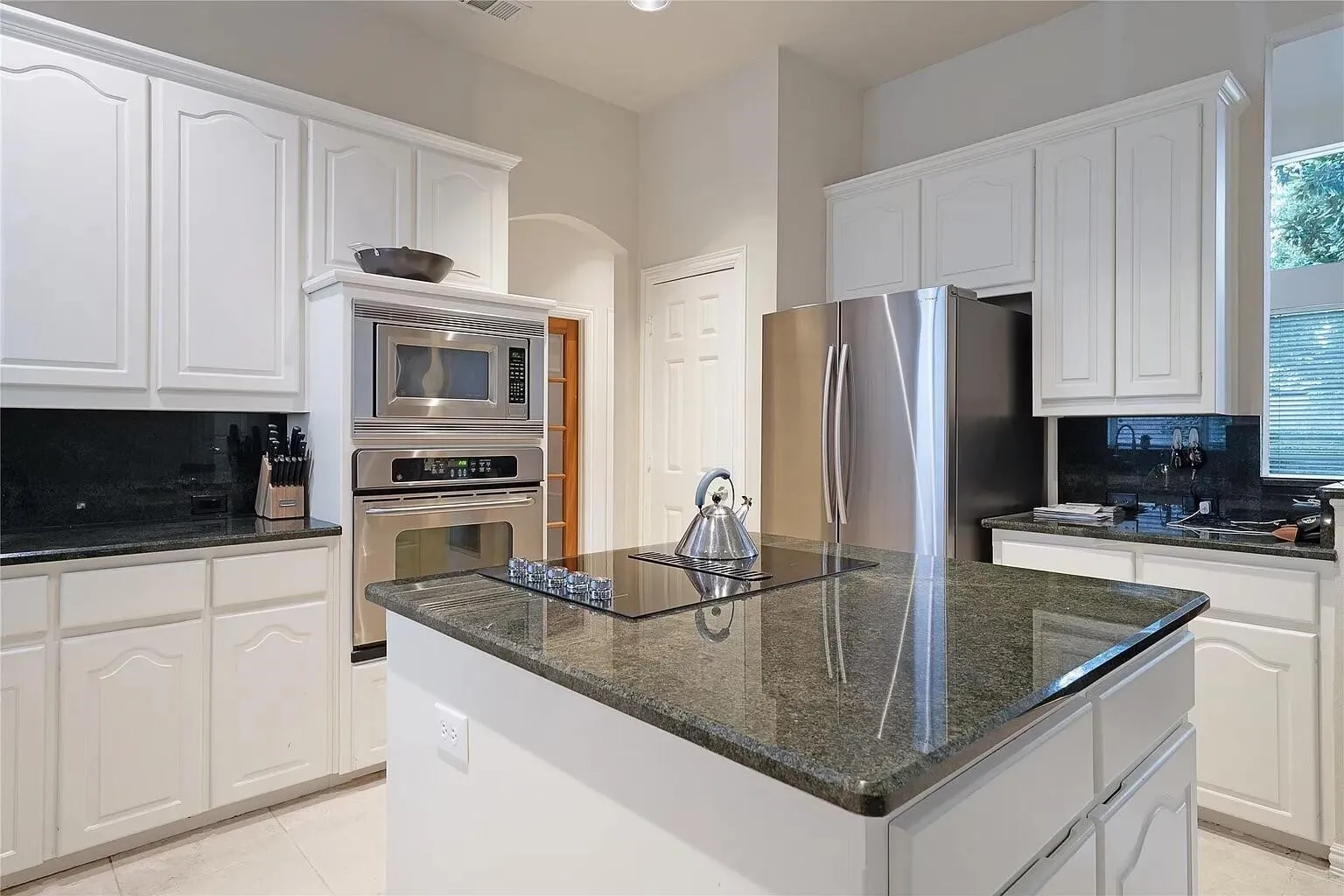 Single Family Residence For Sale in Collin County , 18403 Gibbons Drive, Dallas, Texas 75287, 5 Bedroom, 4 Bathroom, 2 Garage spaces, 3,828 Sqft, built in 1996, mls#21407529, Real Estate Agent in Dallas, Homes For Sale in Collin county, Homes For Sale in Dallas, Realtor in Dallas Texas, Real Estate Brokerage Independent Realty Texas, Luminita Cordes Realtor