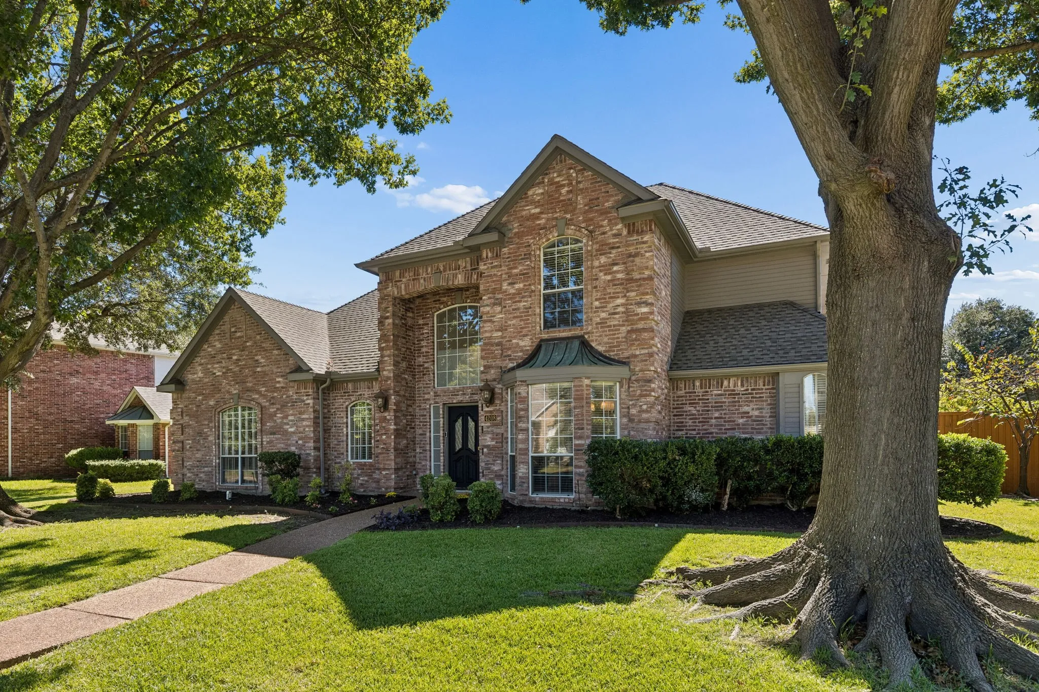 Single Family Residence For Sale in Collin County , 4208 Forbes Drive, Plano, Texas 75093, 4 Bedroom, 4 Bathroom, 2 Garage spaces, 3,179 Sqft, built in 1990, mls#21398629, Real Estate Agent in Plano, Homes For Sale in Collin county, Homes For Sale in Plano, Realtor in Plano Texas, Real Estate Brokerage Independent Realty Texas, Luminita Cordes Realtor