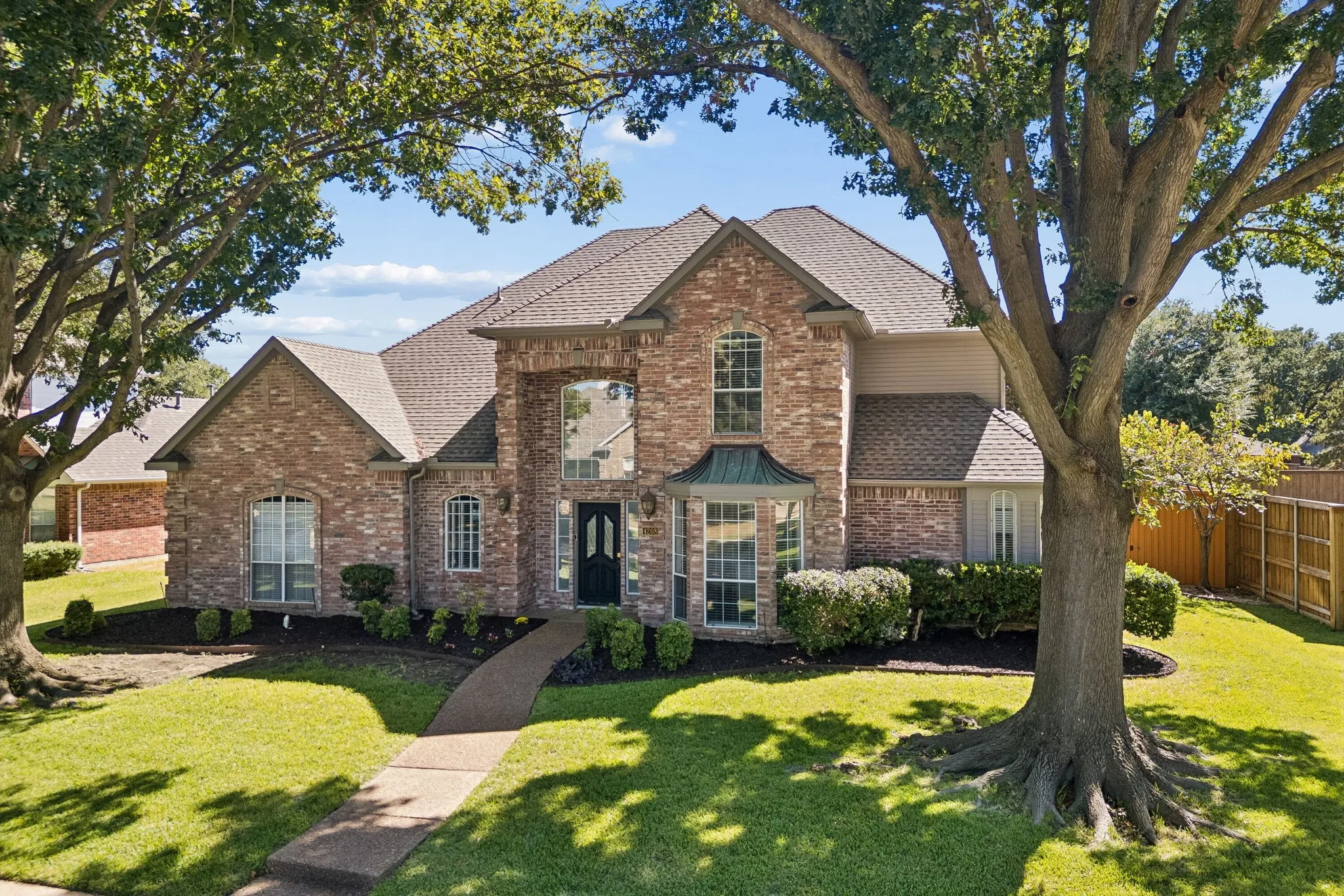 Single Family Residence For Sale in Collin County , 4208 Forbes Drive, Plano, Texas 75093, 4 Bedroom, 4 Bathroom, 2 Garage spaces, 3,179 Sqft, built in 1990, mls#21398629, Real Estate Agent in Plano, Homes For Sale in Collin county, Homes For Sale in Plano, Realtor in Plano Texas, Real Estate Brokerage Independent Realty Texas, Luminita Cordes Realtor