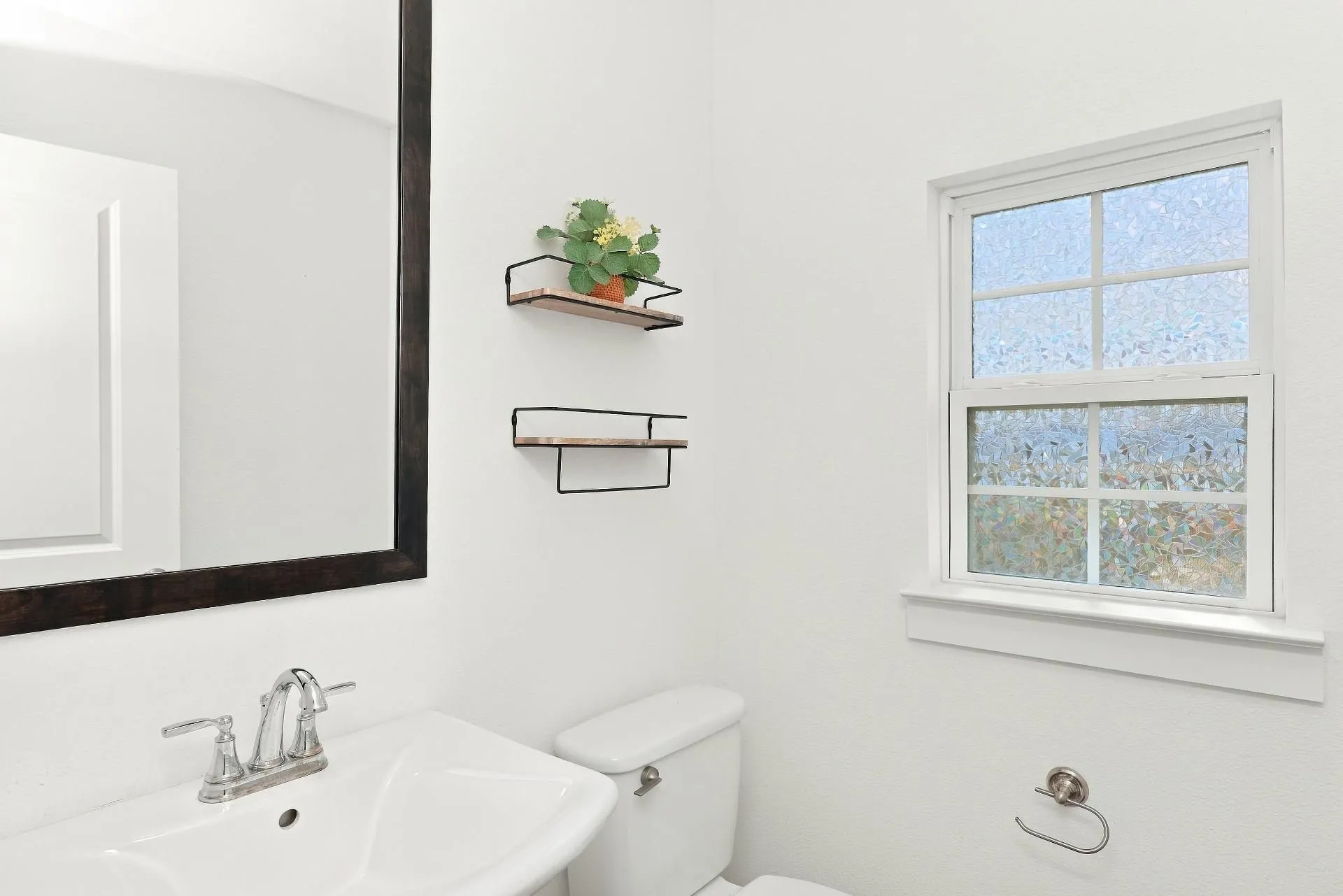 Townhouse For Rent in Denton County , 695 Vista Del Lago Drive, Lewisville, Texas 75067, 3 Bedroom, 4 Bathroom, 2 Garage spaces, 2,006 Sqft, built in 2022, mls#21407530, Real Estate Agent in Lewisville, Homes For Rent in Denton county, Homes For Rent in Lewisville, Realtor in Lewisville Texas, Real Estate Brokerage Independent Realty Texas, Luminita Cordes Realtor