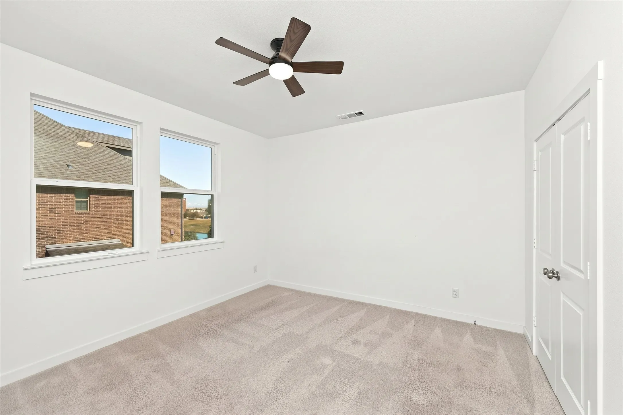 Townhouse For Rent in Denton County , 695 Vista Del Lago Drive, Lewisville, Texas 75067, 3 Bedroom, 4 Bathroom, 2 Garage spaces, 2,006 Sqft, built in 2022, mls#21407530, Real Estate Agent in Lewisville, Homes For Rent in Denton county, Homes For Rent in Lewisville, Realtor in Lewisville Texas, Real Estate Brokerage Independent Realty Texas, Luminita Cordes Realtor