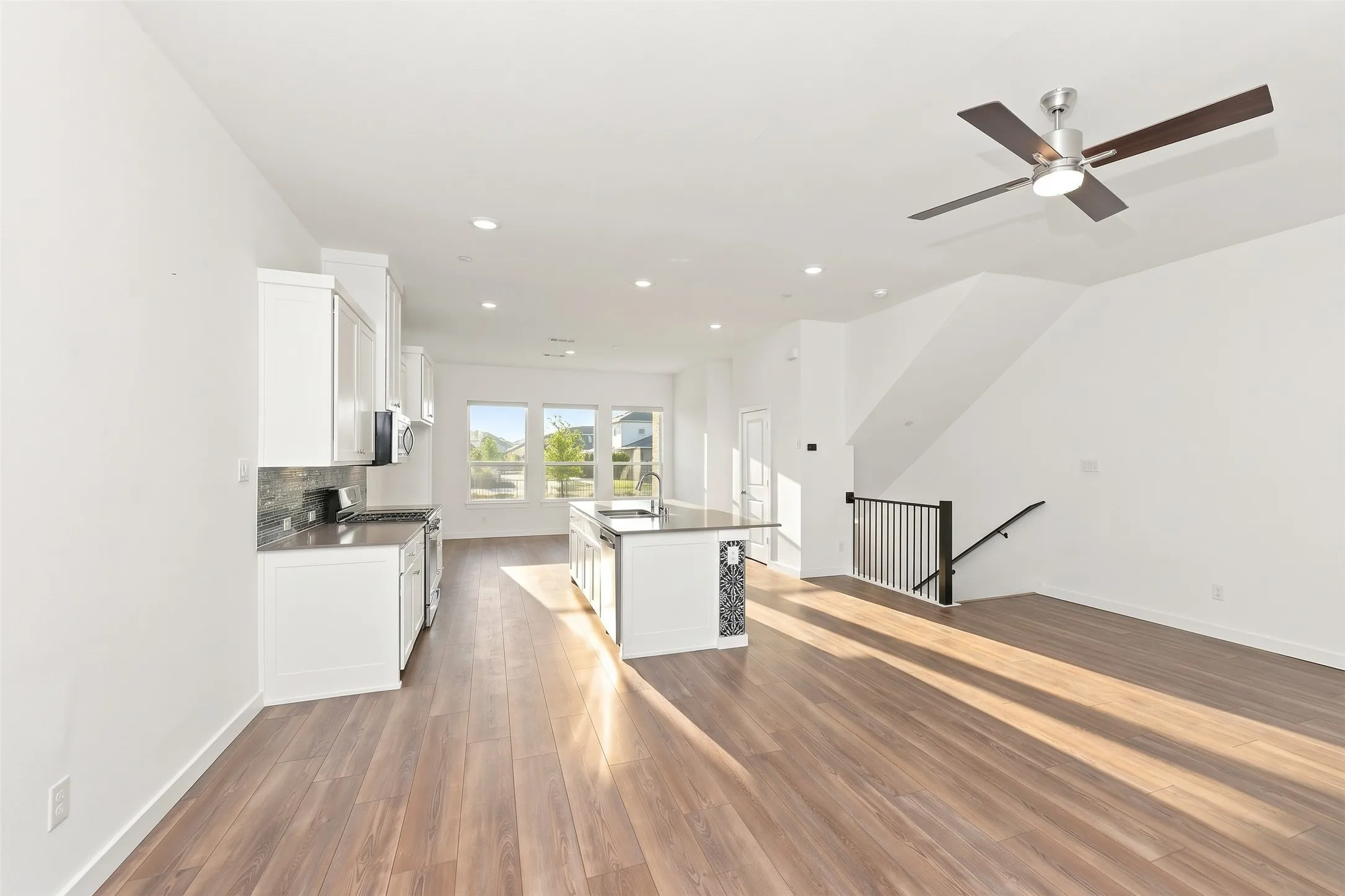 Townhouse For Rent in Denton County , 695 Vista Del Lago Drive, Lewisville, Texas 75067, 3 Bedroom, 4 Bathroom, 2 Garage spaces, 2,006 Sqft, built in 2022, mls#21407530, Real Estate Agent in Lewisville, Homes For Rent in Denton county, Homes For Rent in Lewisville, Realtor in Lewisville Texas, Real Estate Brokerage Independent Realty Texas, Luminita Cordes Realtor