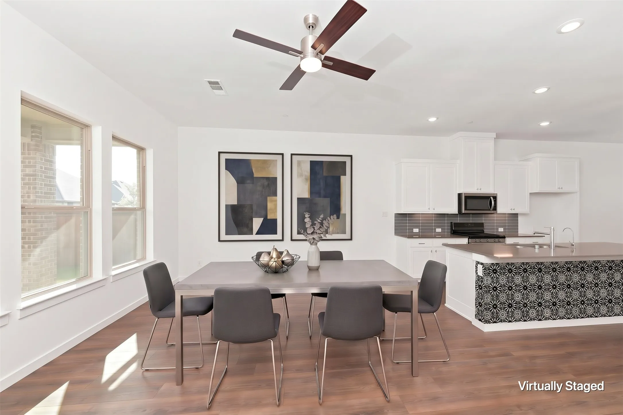 Townhouse For Rent in Denton County , 695 Vista Del Lago Drive, Lewisville, Texas 75067, 3 Bedroom, 4 Bathroom, 2 Garage spaces, 2,006 Sqft, built in 2022, mls#21407530, Real Estate Agent in Lewisville, Homes For Rent in Denton county, Homes For Rent in Lewisville, Realtor in Lewisville Texas, Real Estate Brokerage Independent Realty Texas, Luminita Cordes Realtor