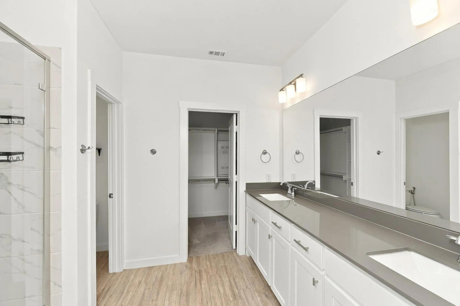 Townhouse For Rent in Denton County , 695 Vista Del Lago Drive, Lewisville, Texas 75067, 3 Bedroom, 4 Bathroom, 2 Garage spaces, 2,006 Sqft, built in 2022, mls#21407530, Real Estate Agent in Lewisville, Homes For Rent in Denton county, Homes For Rent in Lewisville, Realtor in Lewisville Texas, Real Estate Brokerage Independent Realty Texas, Luminita Cordes Realtor