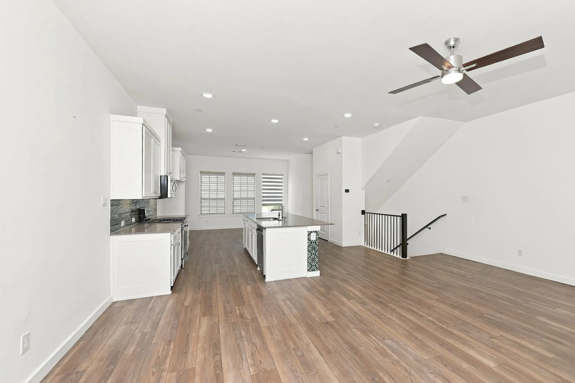 Townhouse For Rent in Denton County , 695 Vista Del Lago Drive, Lewisville, Texas 75067, 3 Bedroom, 4 Bathroom, 2 Garage spaces, 2,006 Sqft, built in 2022, mls#21407530, Real Estate Agent in Lewisville, Homes For Rent in Denton county, Homes For Rent in Lewisville, Realtor in Lewisville Texas, Real Estate Brokerage Independent Realty Texas, Luminita Cordes Realtor