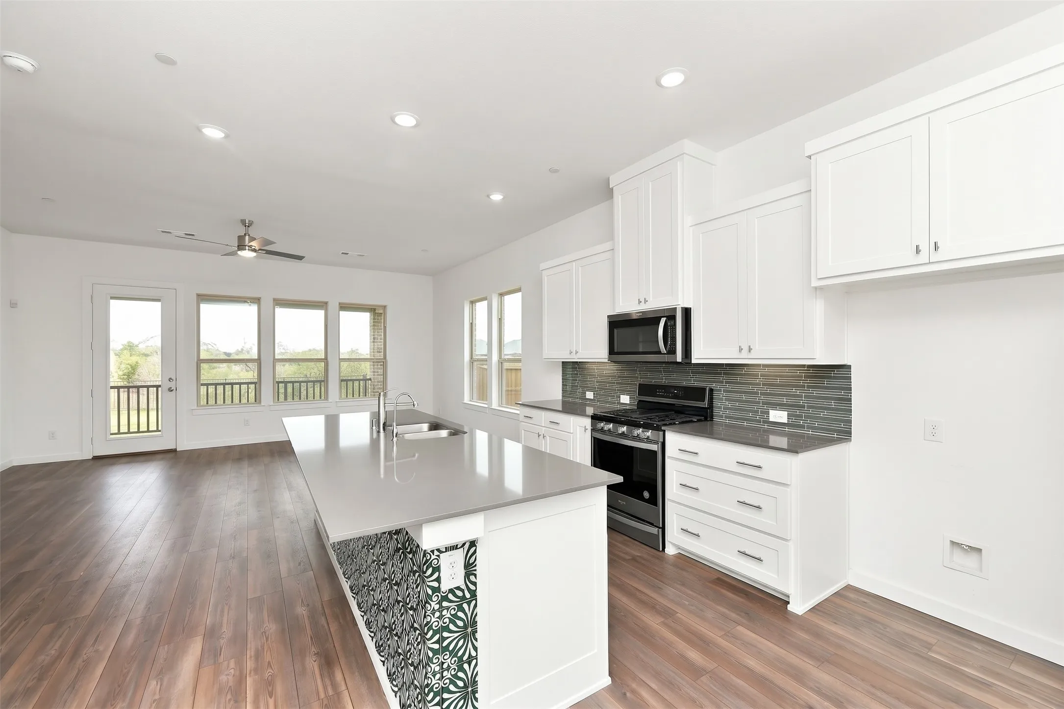 Townhouse For Rent in Denton County , 695 Vista Del Lago Drive, Lewisville, Texas 75067, 3 Bedroom, 4 Bathroom, 2 Garage spaces, 2,006 Sqft, built in 2022, mls#21407530, Real Estate Agent in Lewisville, Homes For Rent in Denton county, Homes For Rent in Lewisville, Realtor in Lewisville Texas, Real Estate Brokerage Independent Realty Texas, Luminita Cordes Realtor