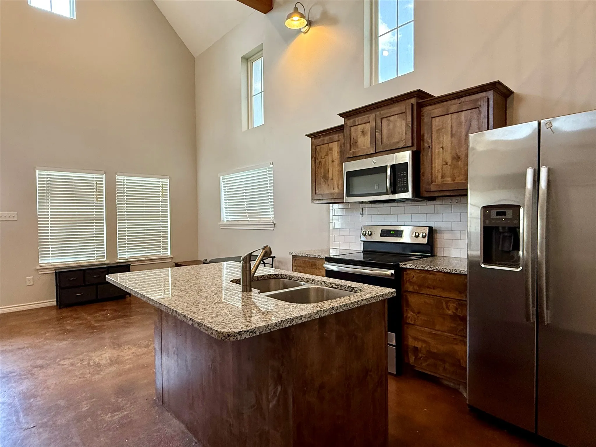 Single Family Residence For Rent in Callahan County , 9688 State Highway 36 W, Clyde, Texas 79510, 1 Bedroom, 1 Bathroom, Garage spaces, 1,207 Sqft, built in 2017, mls#21405049, Real Estate Agent in Clyde, Homes For Rent in Callahan county, Homes For Rent in Clyde, Realtor in Clyde Texas, Real Estate Brokerage Independent Realty Texas, Luminita Cordes Realtor