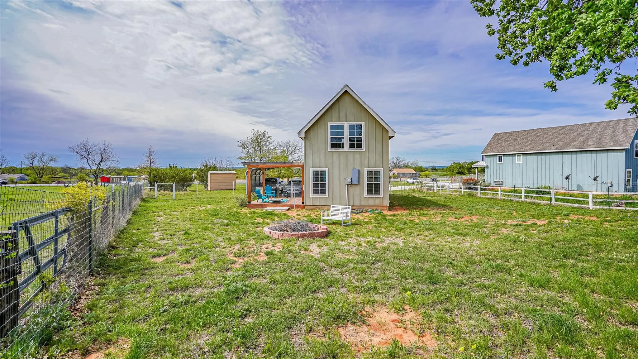 Single Family Residence For Rent in Callahan County , 9688 State Highway 36 W, Clyde, Texas 79510, 1 Bedroom, 1 Bathroom, Garage spaces, 1,207 Sqft, built in 2017, mls#21405049, Real Estate Agent in Clyde, Homes For Rent in Callahan county, Homes For Rent in Clyde, Realtor in Clyde Texas, Real Estate Brokerage Independent Realty Texas, Luminita Cordes Realtor