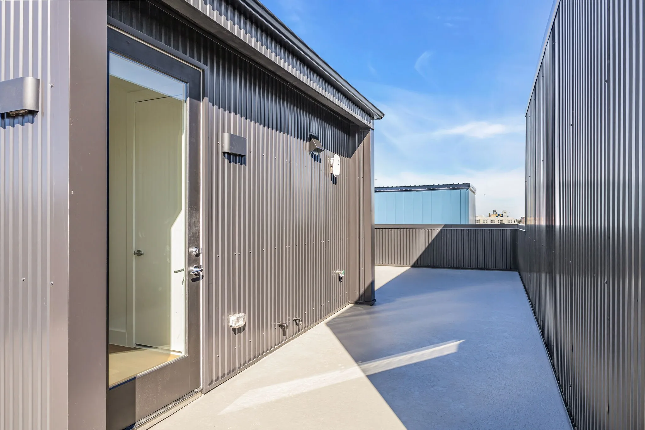 Condominium For Rent in Dallas County , 426 W 9th Street, Dallas, Texas 75208, 3 Bedroom, 4 Bathroom, 2 Garage spaces, 2,150 Sqft, built in 2024, mls#21407543, Real Estate Agent in Dallas, Homes For Rent in Dallas county, Homes For Rent in Dallas, Realtor in Dallas Texas, Real Estate Brokerage Independent Realty Texas, Luminita Cordes Realtor