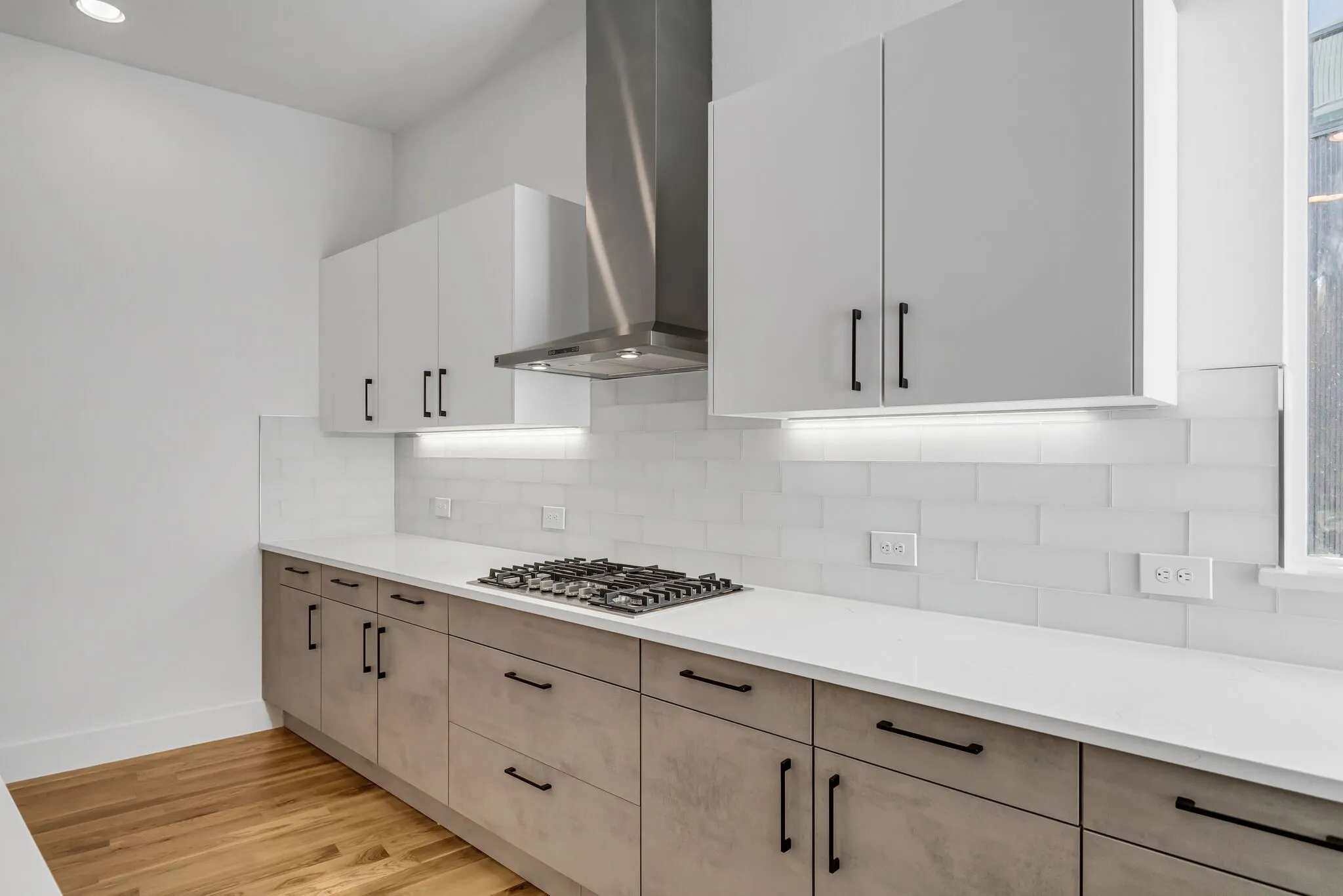 Condominium For Rent in Dallas County , 426 W 9th Street, Dallas, Texas 75208, 3 Bedroom, 4 Bathroom, 2 Garage spaces, 2,150 Sqft, built in 2024, mls#21407543, Real Estate Agent in Dallas, Homes For Rent in Dallas county, Homes For Rent in Dallas, Realtor in Dallas Texas, Real Estate Brokerage Independent Realty Texas, Luminita Cordes Realtor