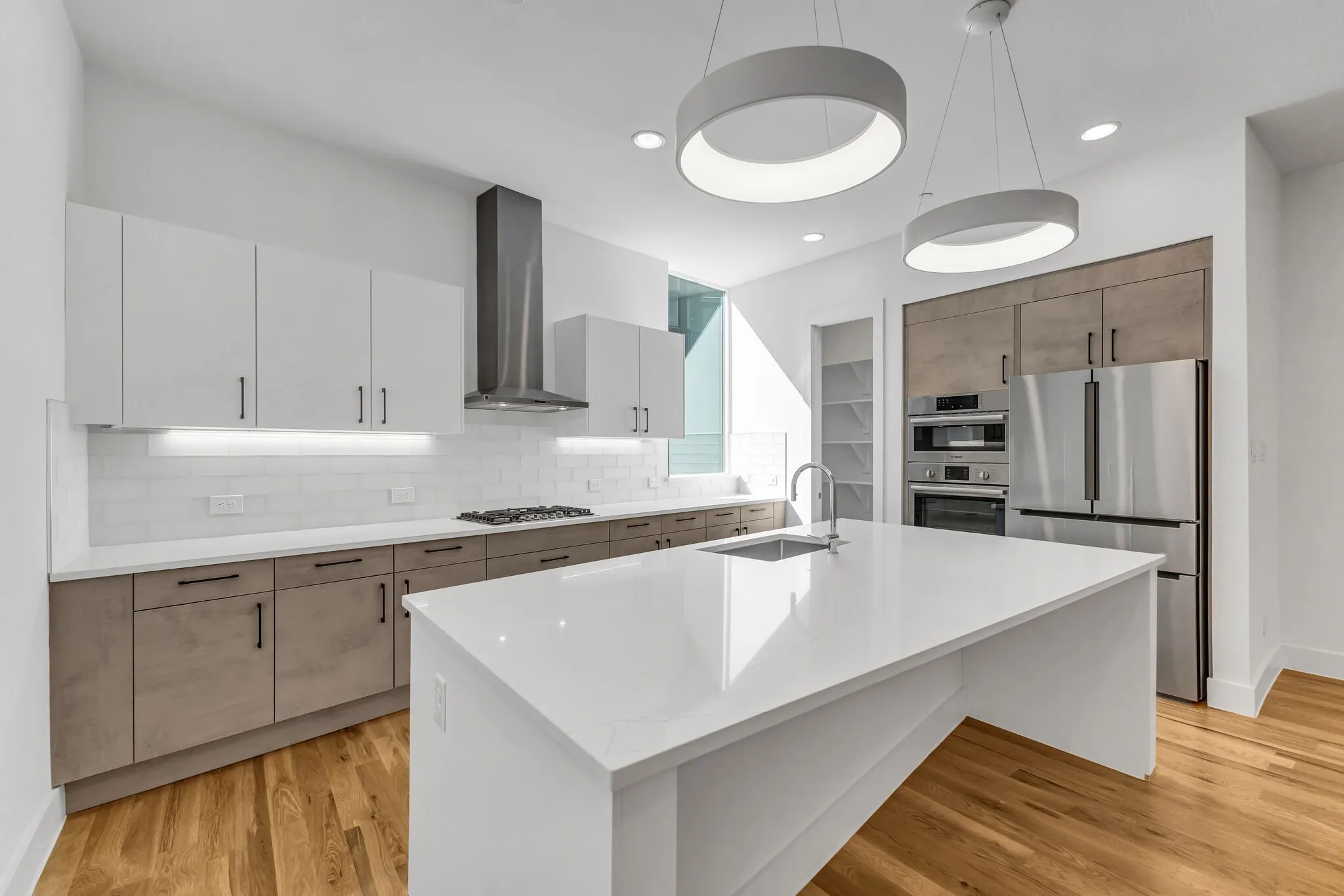 Condominium For Rent in Dallas County , 426 W 9th Street, Dallas, Texas 75208, 3 Bedroom, 4 Bathroom, 2 Garage spaces, 2,150 Sqft, built in 2024, mls#21407543, Real Estate Agent in Dallas, Homes For Rent in Dallas county, Homes For Rent in Dallas, Realtor in Dallas Texas, Real Estate Brokerage Independent Realty Texas, Luminita Cordes Realtor