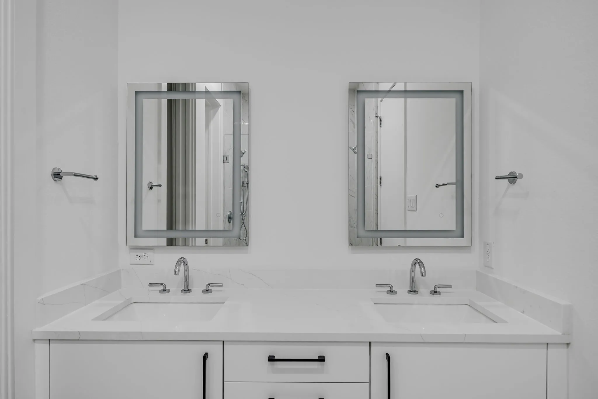 Condominium For Rent in Dallas County , 426 W 9th Street, Dallas, Texas 75208, 3 Bedroom, 4 Bathroom, 2 Garage spaces, 2,150 Sqft, built in 2024, mls#21407543, Real Estate Agent in Dallas, Homes For Rent in Dallas county, Homes For Rent in Dallas, Realtor in Dallas Texas, Real Estate Brokerage Independent Realty Texas, Luminita Cordes Realtor