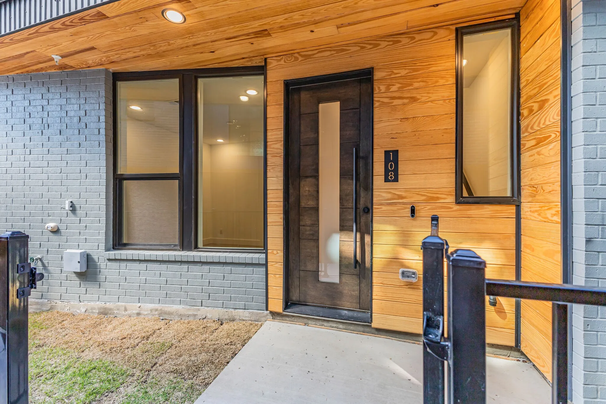 Condominium For Rent