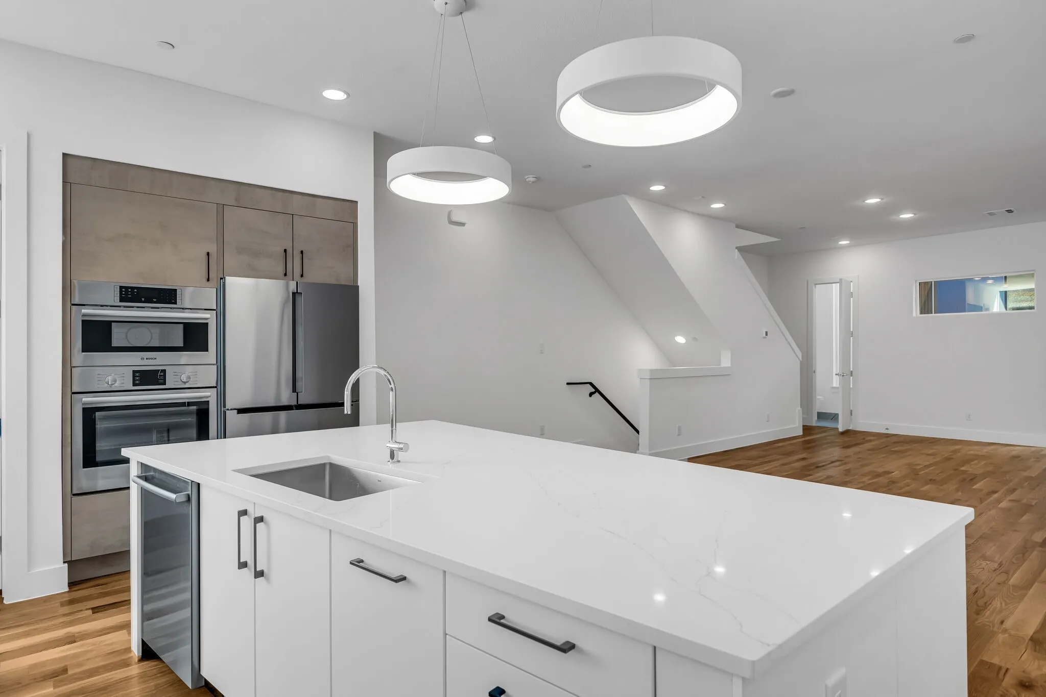 Condominium For Rent in Dallas County , 426 W 9th Street, Dallas, Texas 75208, 3 Bedroom, 4 Bathroom, 2 Garage spaces, 2,150 Sqft, built in 2024, mls#21407543, Real Estate Agent in Dallas, Homes For Rent in Dallas county, Homes For Rent in Dallas, Realtor in Dallas Texas, Real Estate Brokerage Independent Realty Texas, Luminita Cordes Realtor