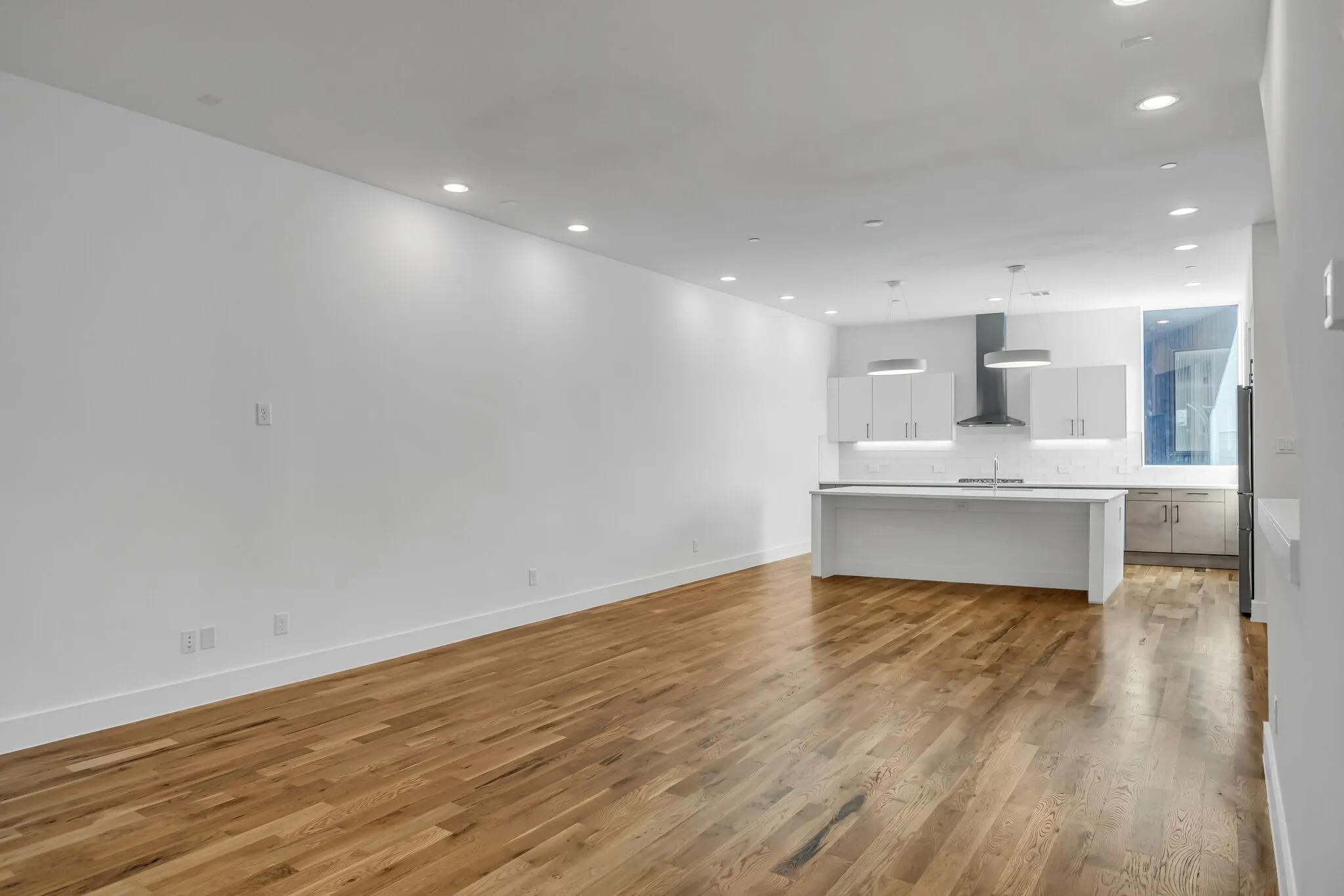 Condominium For Rent in Dallas County , 426 W 9th Street, Dallas, Texas 75208, 3 Bedroom, 4 Bathroom, 2 Garage spaces, 2,150 Sqft, built in 2024, mls#21407543, Real Estate Agent in Dallas, Homes For Rent in Dallas county, Homes For Rent in Dallas, Realtor in Dallas Texas, Real Estate Brokerage Independent Realty Texas, Luminita Cordes Realtor