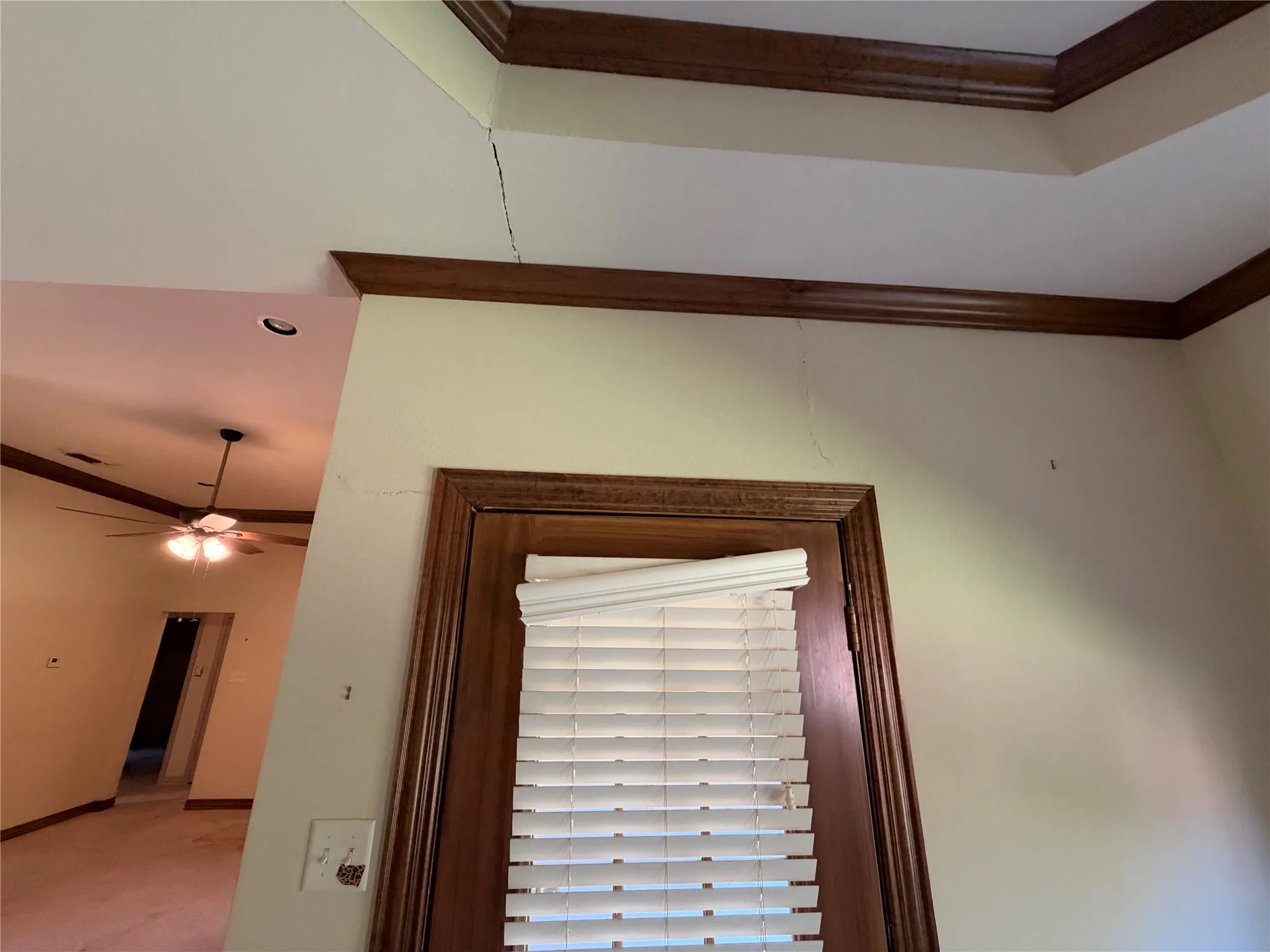 Single Family Residence For Sale in Hunt County , 2054 County Road 1034, Greenville, Texas 75401, 3 Bedroom, 3 Bathroom, 2 Garage spaces, 1,915 Sqft, built in 2005, mls#21407433, Real Estate Agent in Greenville, Homes For Sale in Hunt county, Homes For Sale in Greenville, Realtor in Greenville Texas, Real Estate Brokerage Independent Realty Texas, Luminita Cordes Realtor