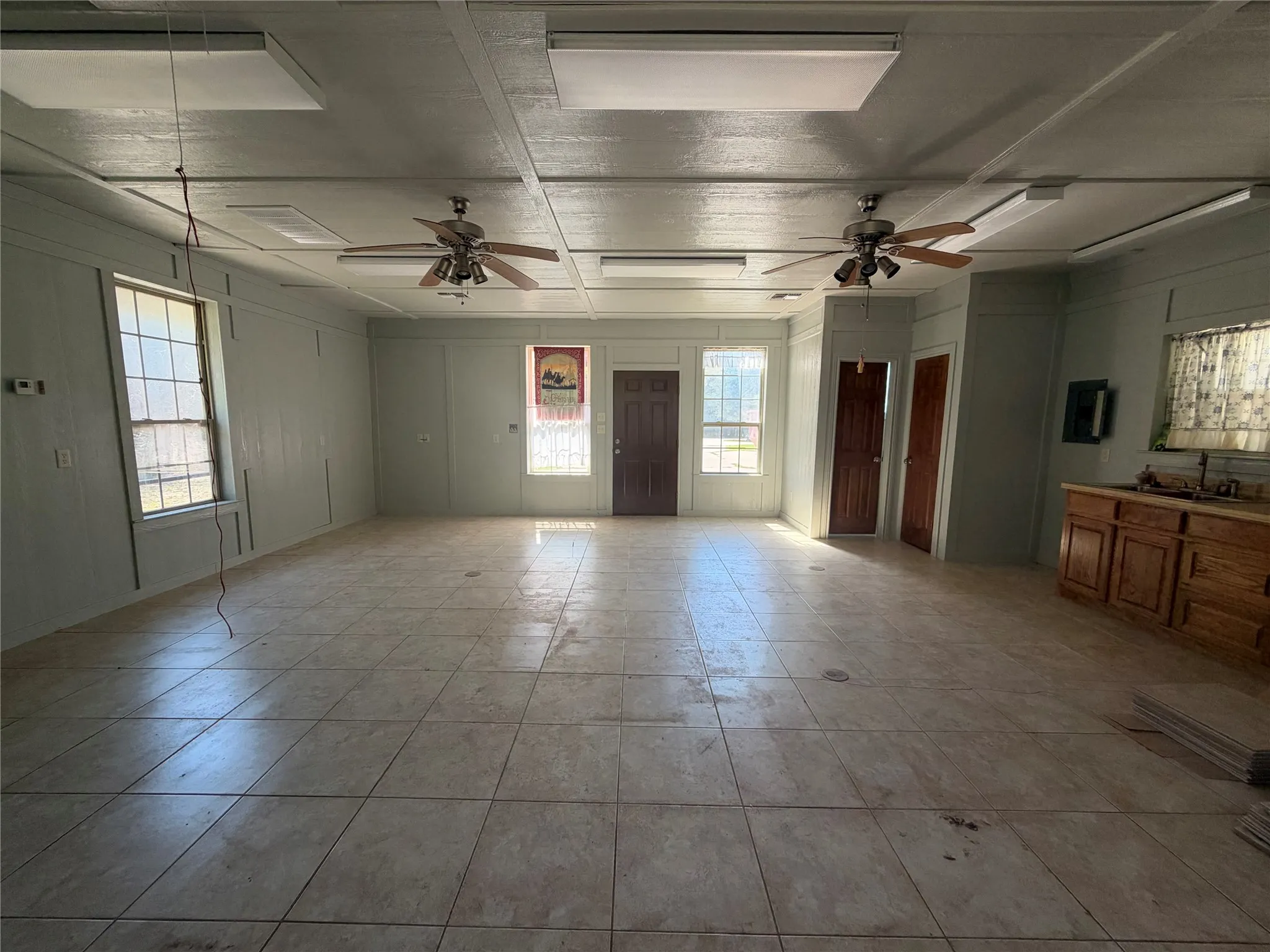 Single Family Residence For Sale in Hunt County , 2054 County Road 1034, Greenville, Texas 75401, 3 Bedroom, 3 Bathroom, 2 Garage spaces, 1,915 Sqft, built in 2005, mls#21407433, Real Estate Agent in Greenville, Homes For Sale in Hunt county, Homes For Sale in Greenville, Realtor in Greenville Texas, Real Estate Brokerage Independent Realty Texas, Luminita Cordes Realtor